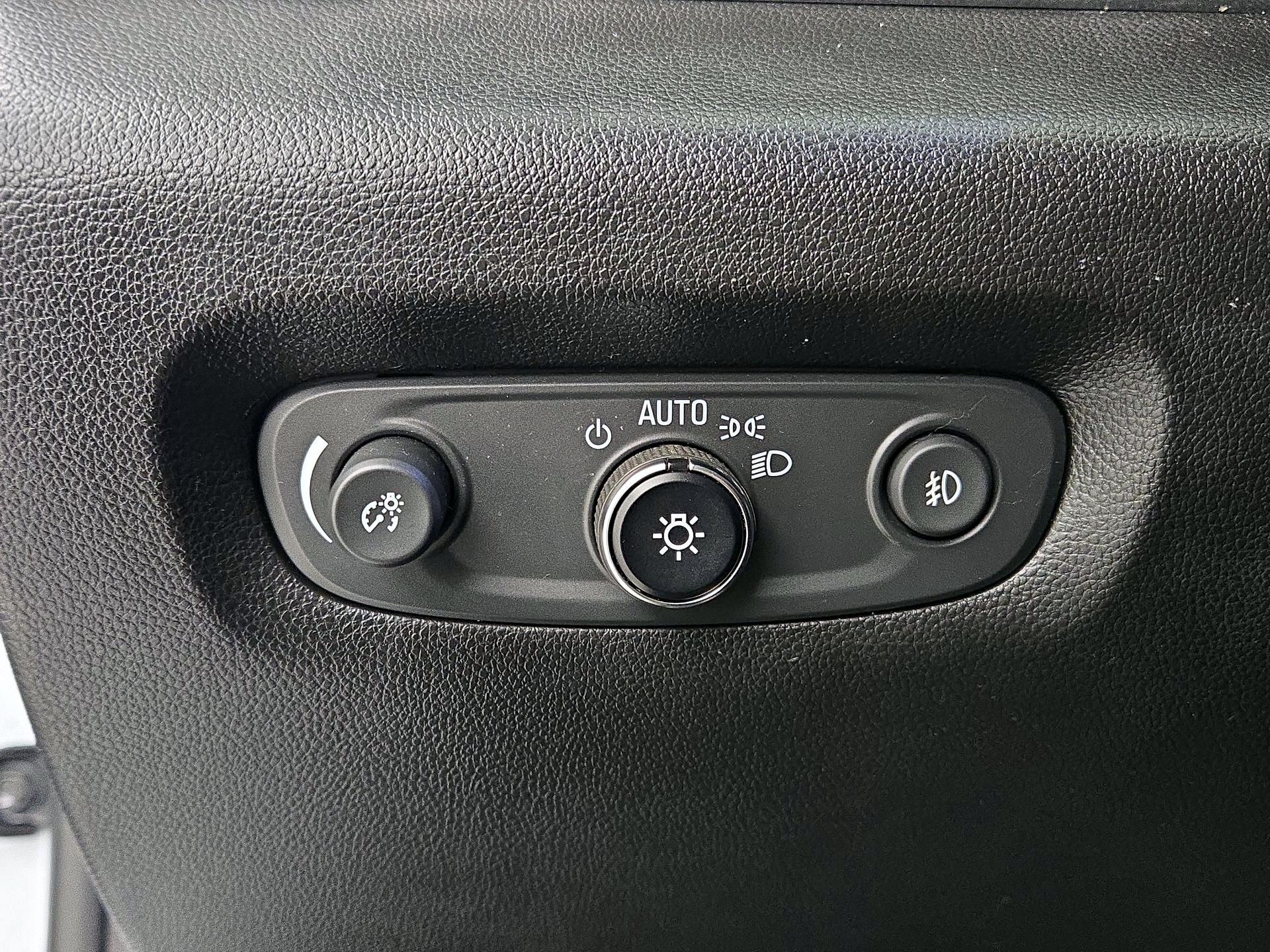 Thumbnail: 2019 Chevrolet Traverse - 13