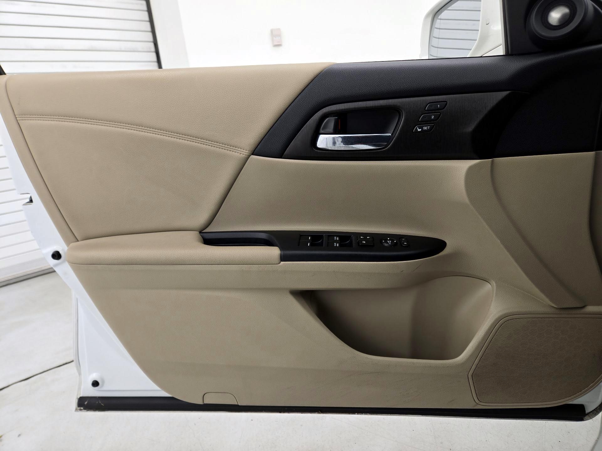 Thumbnail: 2015 Honda Accord - 12