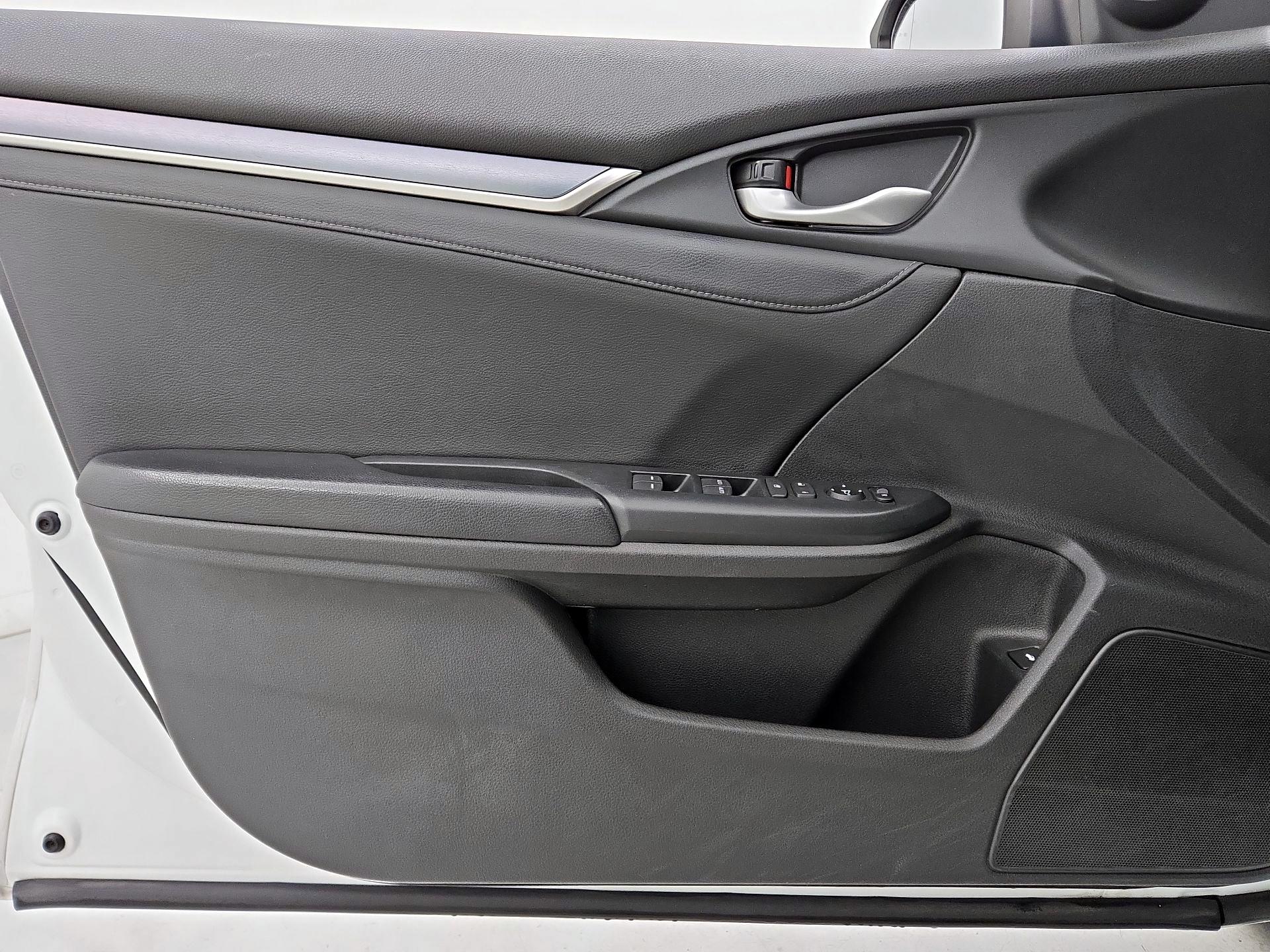 Thumbnail: 2016 Honda Civic - 12