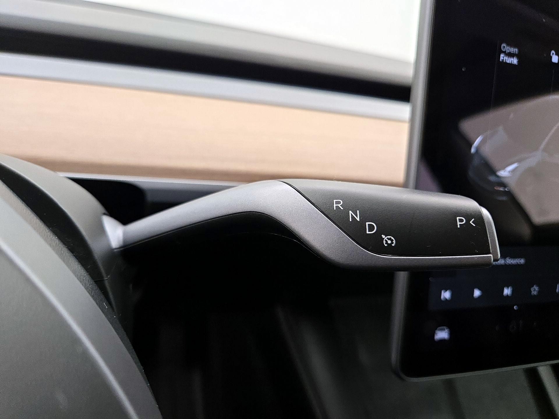 Thumbnail: 2022 Tesla Model 3 - 17