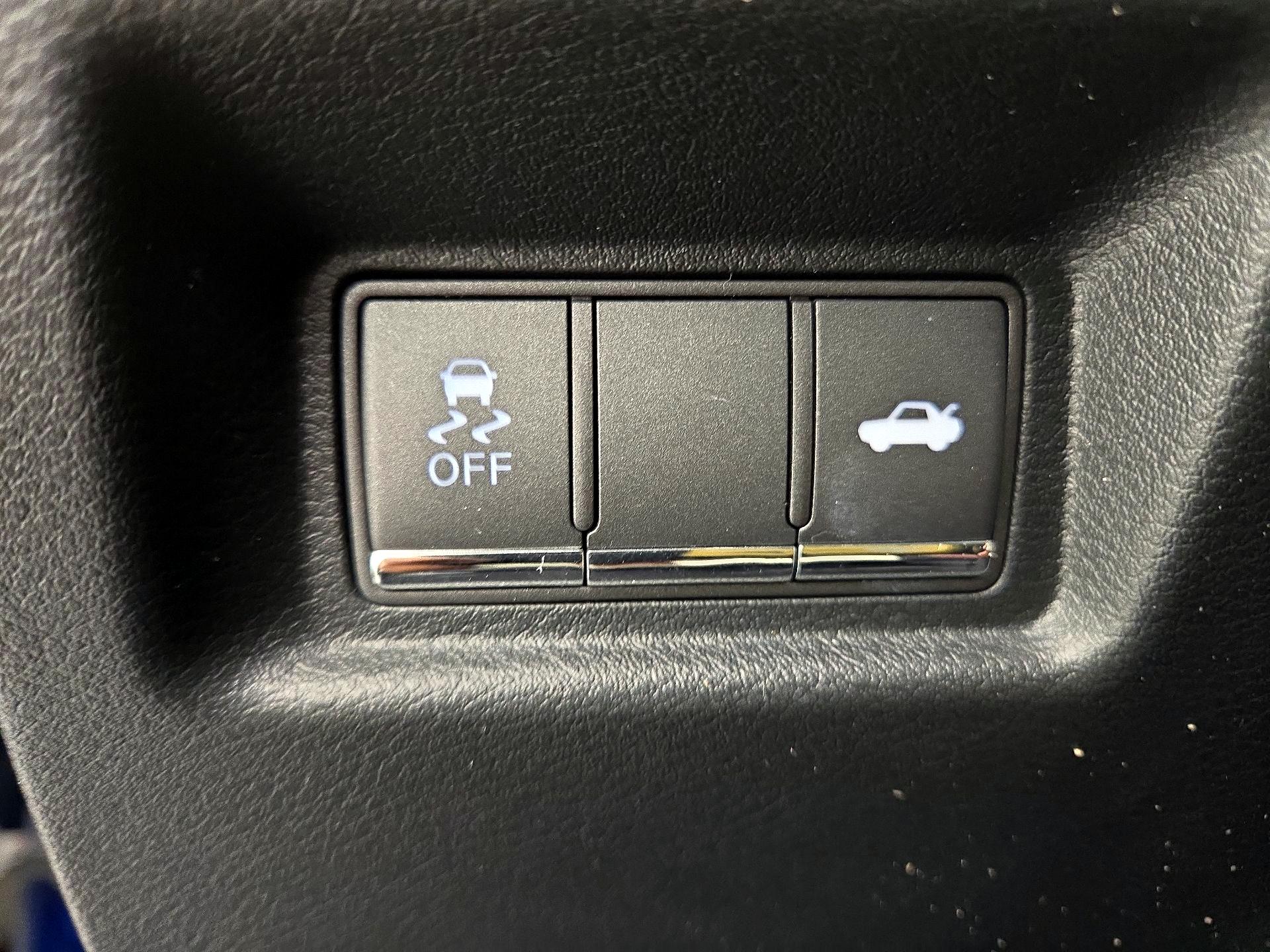 Thumbnail: 2017 INFINITI Q60 - 13