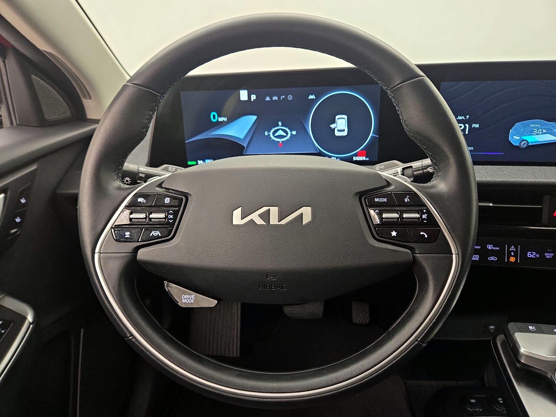 Thumbnail: 2022 Kia EV6 - 10