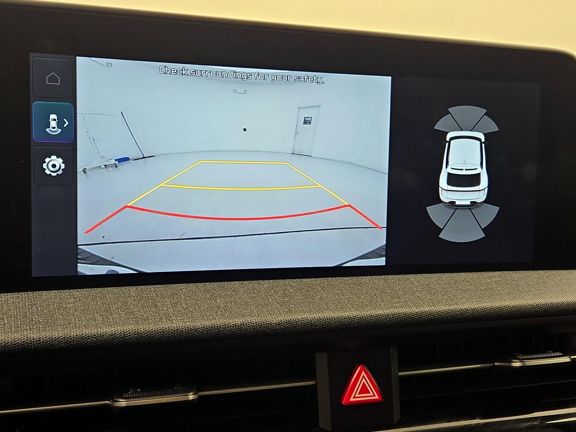 Thumbnail: 2022 Kia EV6 - 14