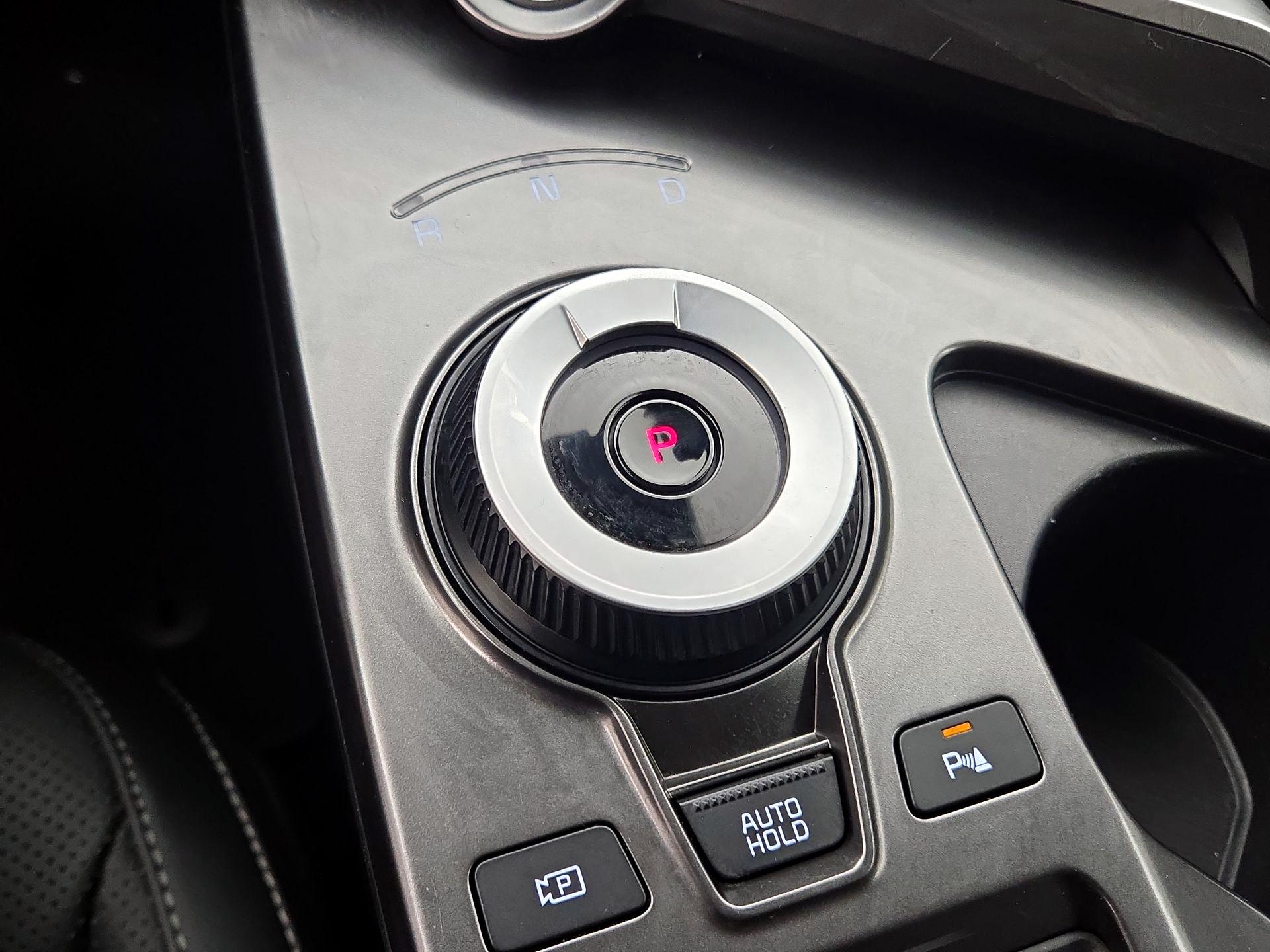 Thumbnail: 2022 Kia EV6 - 17