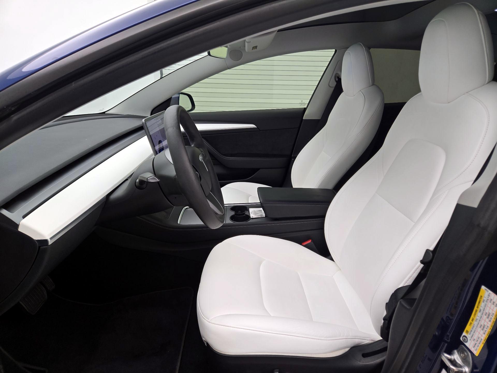 Thumbnail: 2022 Tesla Model 3 - 11