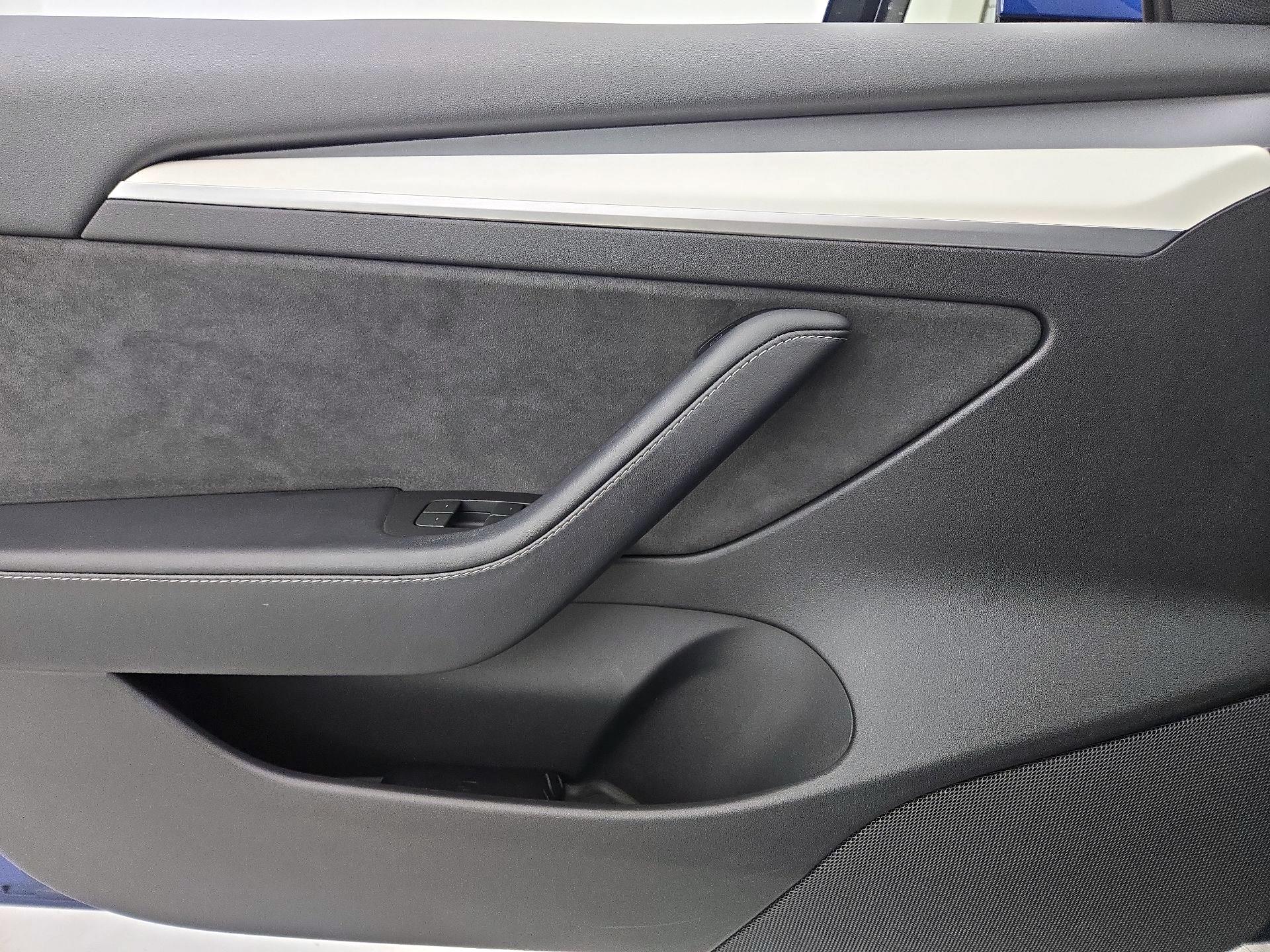 Thumbnail: 2022 Tesla Model 3 - 12