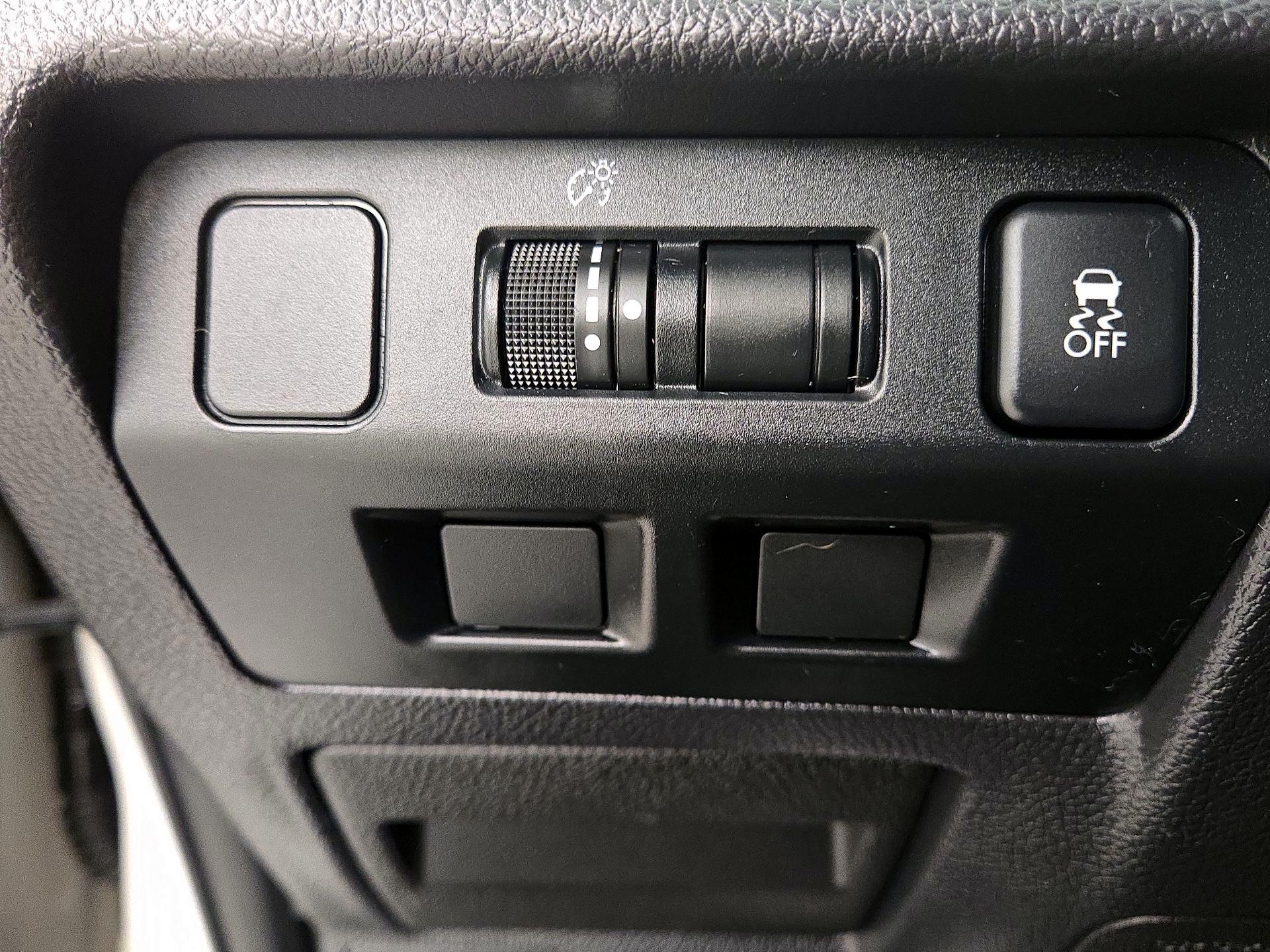 Thumbnail: 2016 Subaru XV Crosstrek - 13