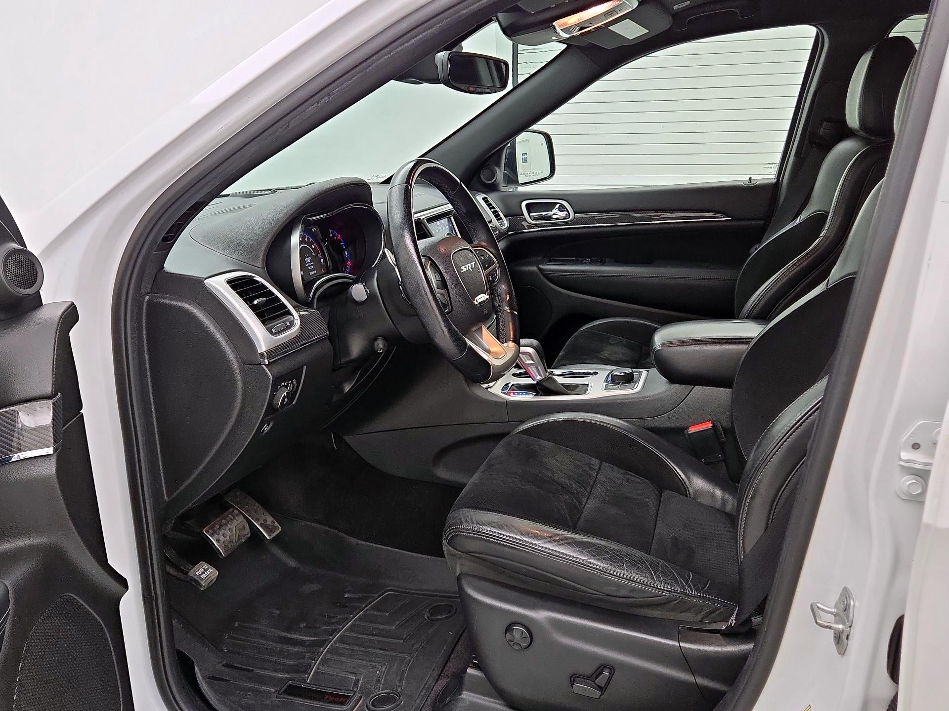 Thumbnail: 2018 Jeep Grand Cherokee - 11