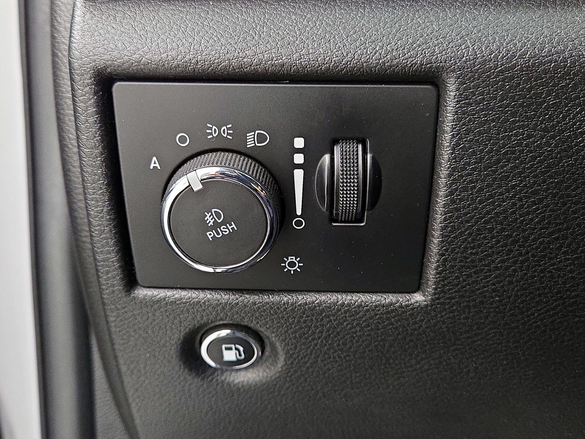 Thumbnail: 2018 Jeep Grand Cherokee - 13