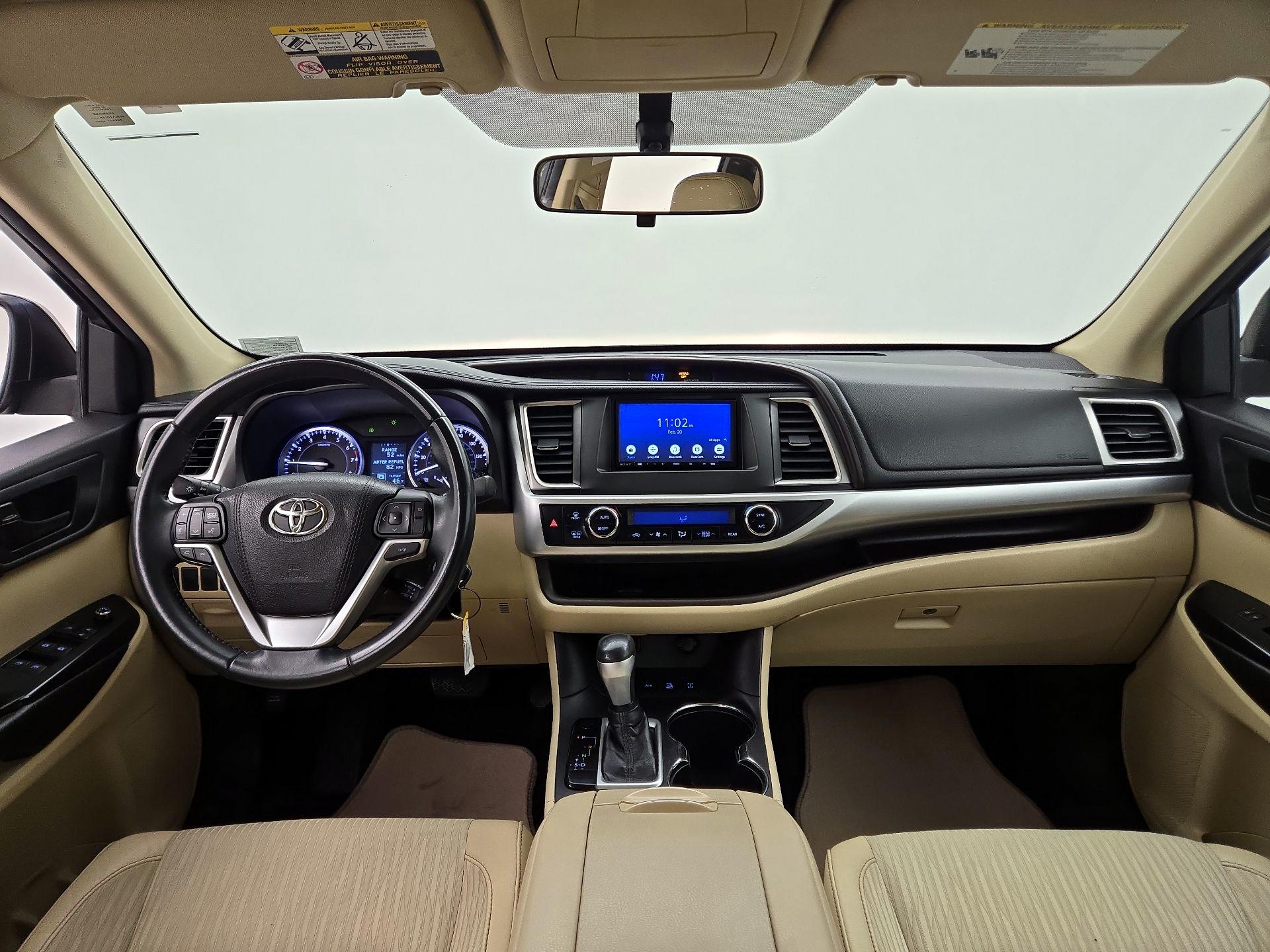 Thumbnail: 2016 Toyota Highlander - 9