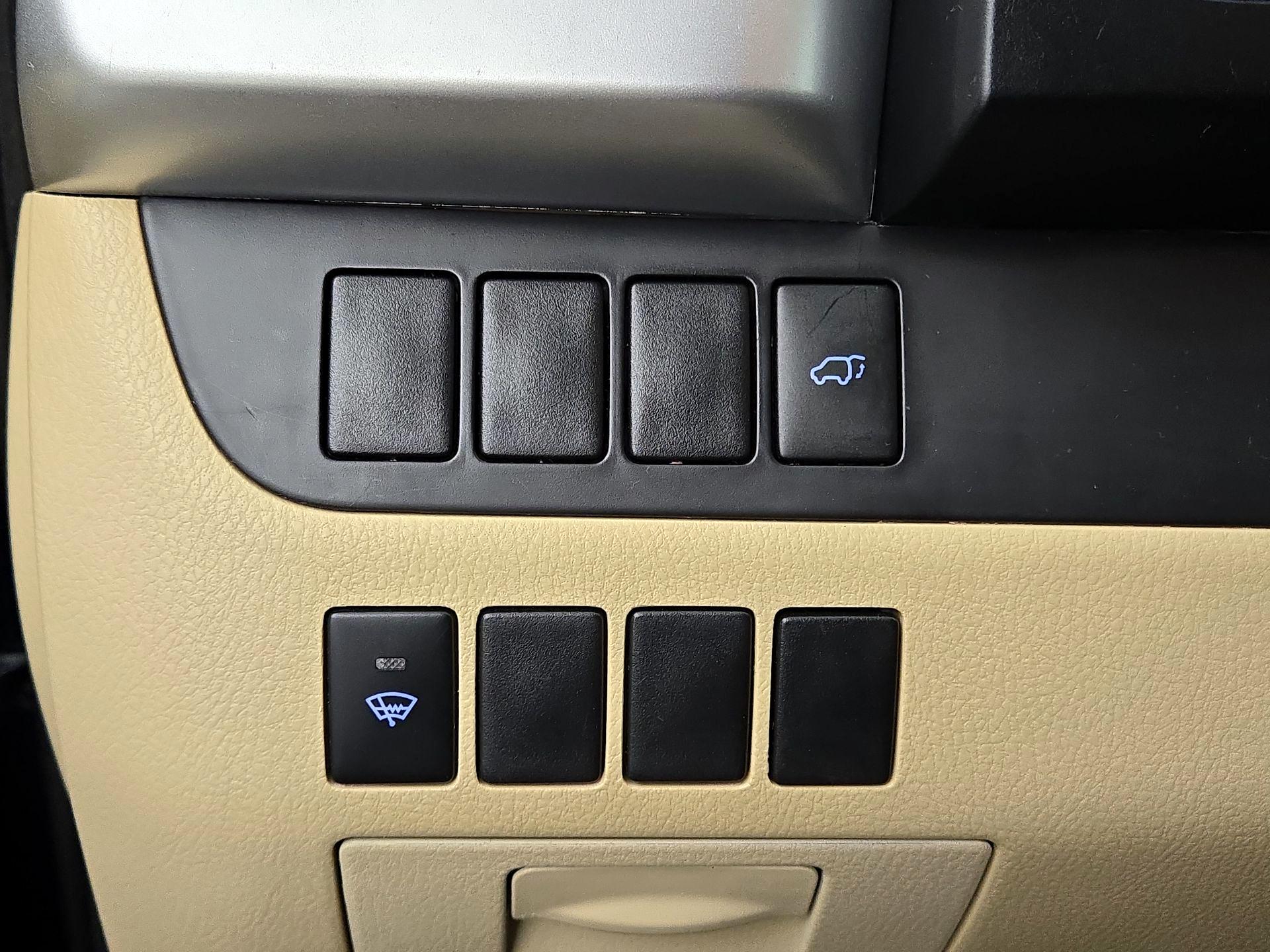 Thumbnail: 2016 Toyota Highlander - 13