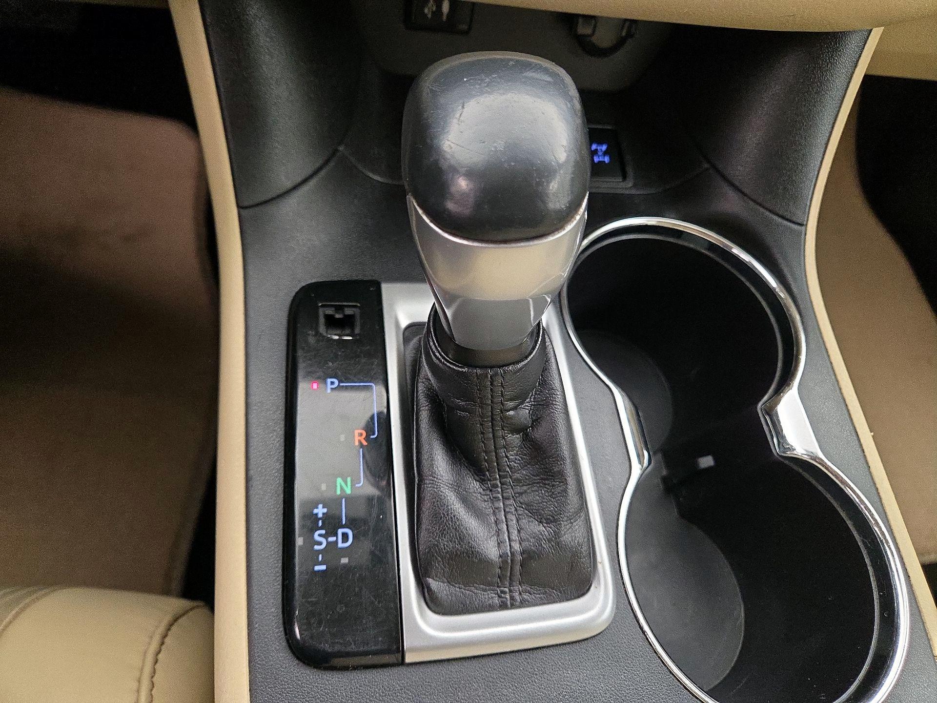 Thumbnail: 2016 Toyota Highlander - 17