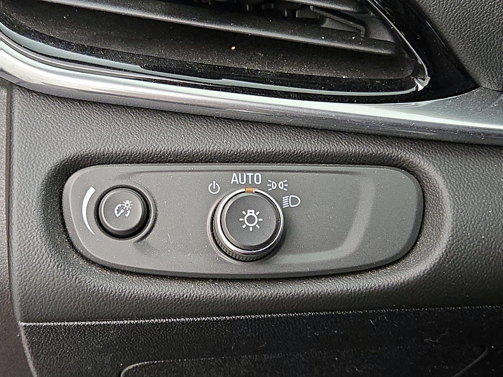 Thumbnail: 2018 Chevrolet Volt - 13