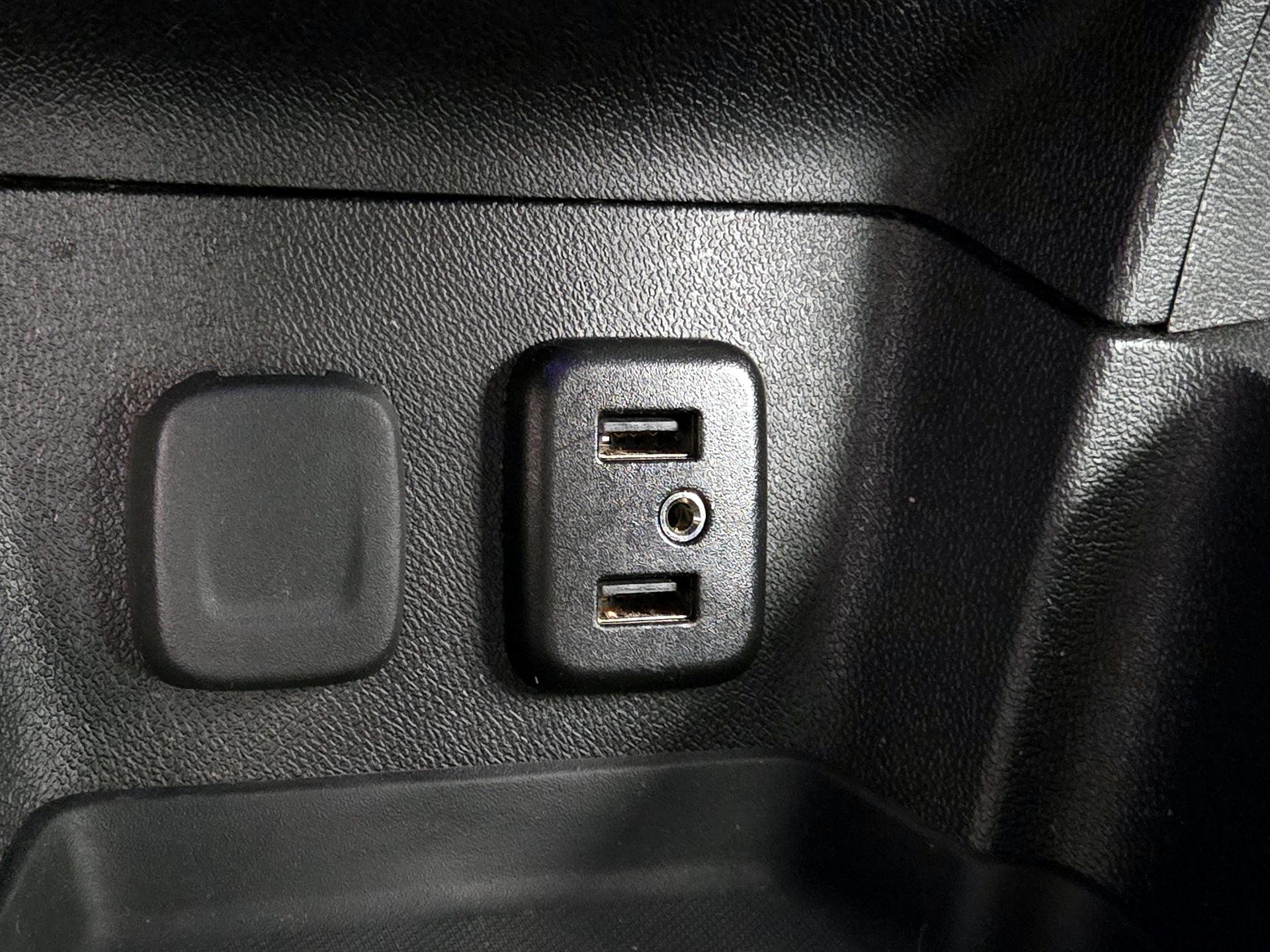 Thumbnail: 2018 Chevrolet Volt - 18