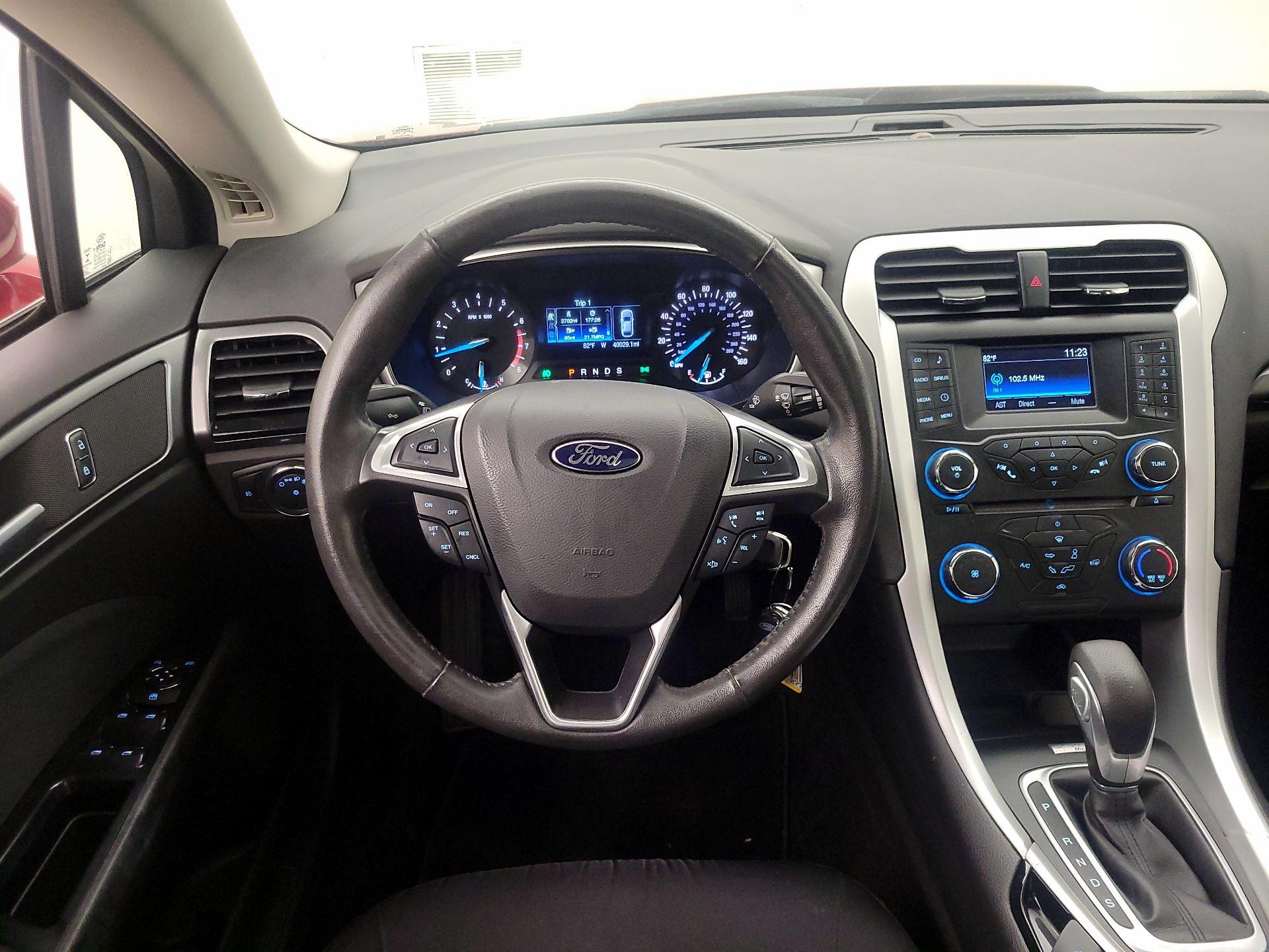 Thumbnail: 2014 Ford Fusion - 10