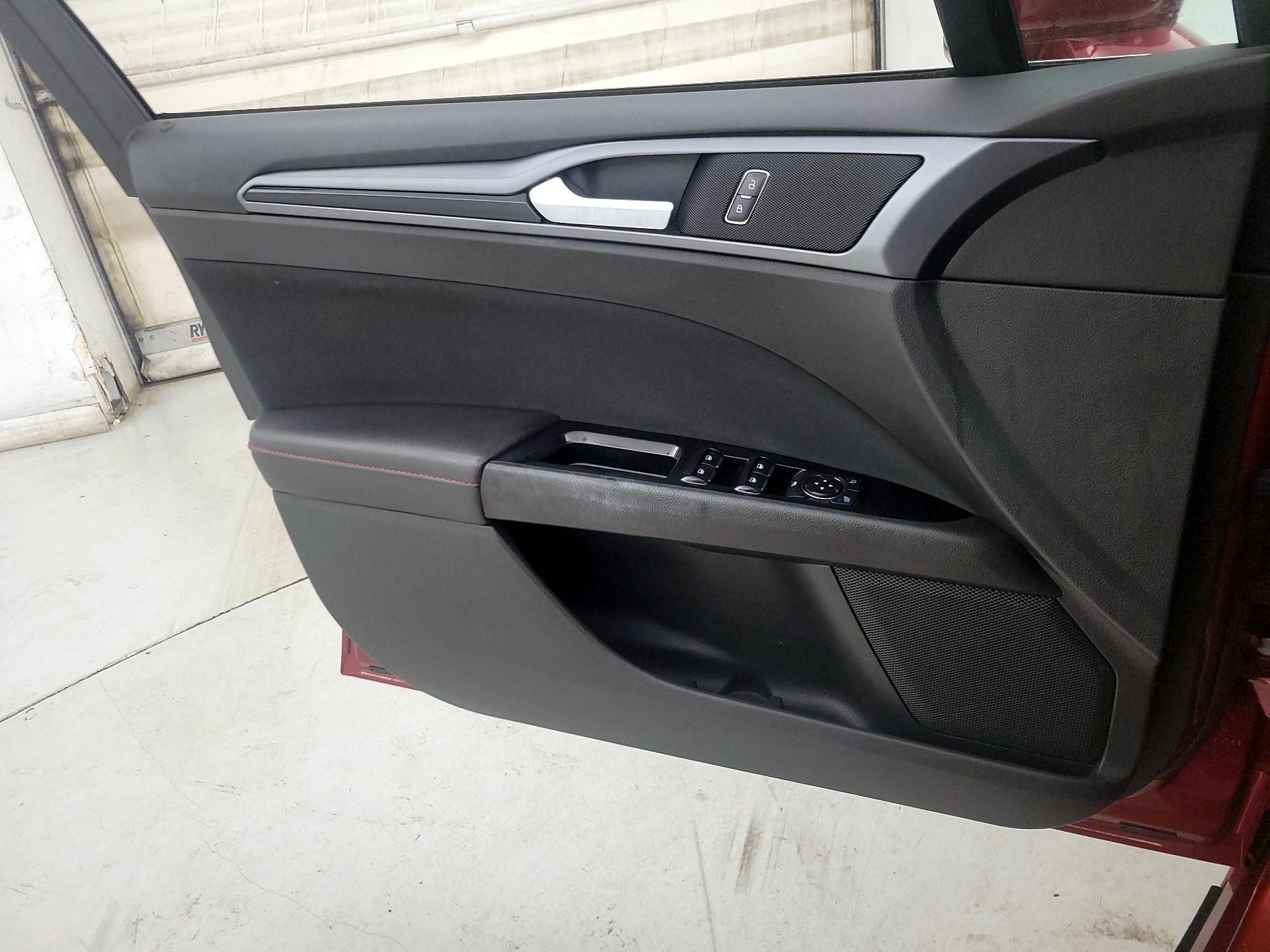Thumbnail: 2014 Ford Fusion - 12