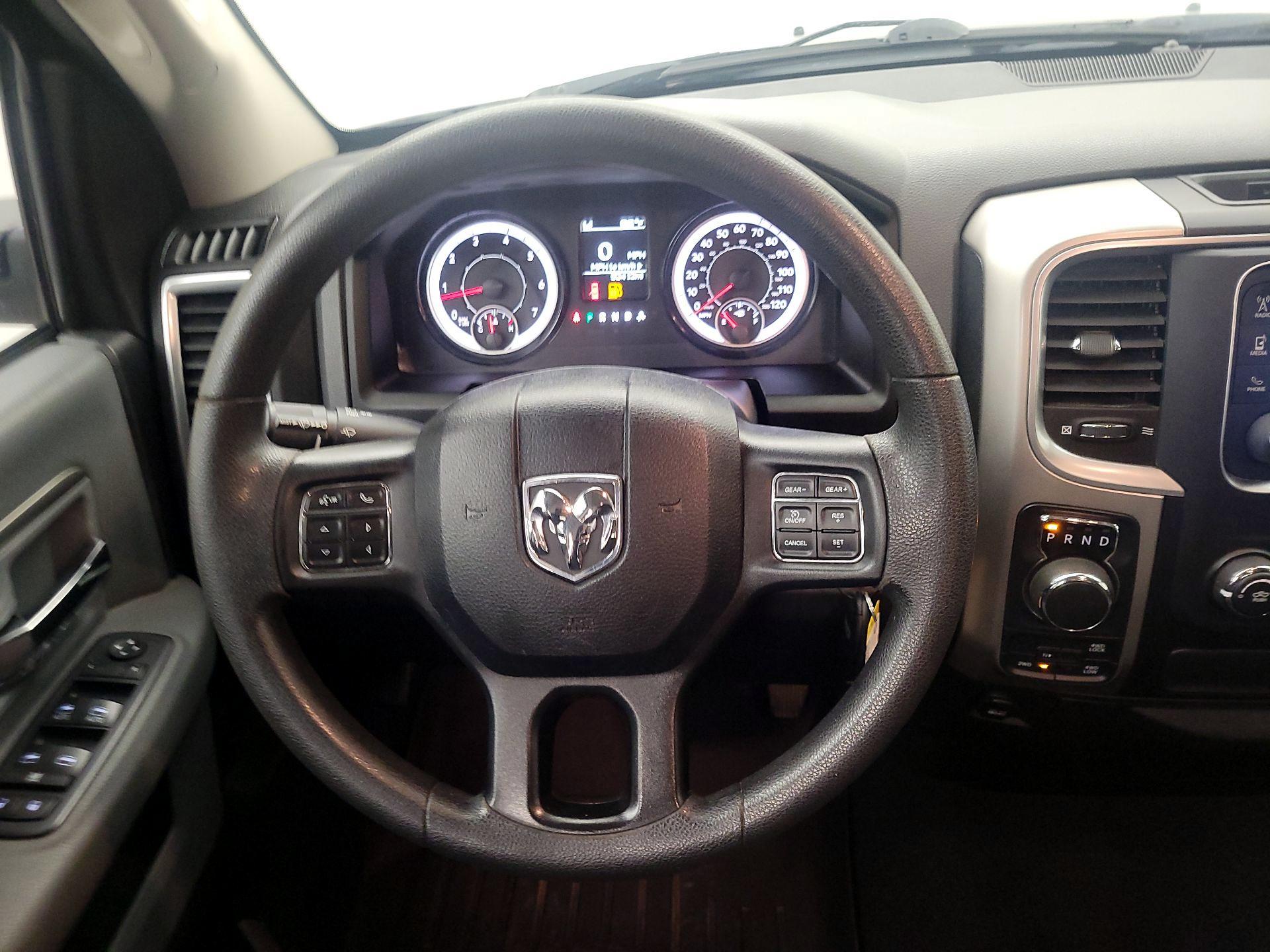 Thumbnail: 2019 RAM 1500 Classic - 10