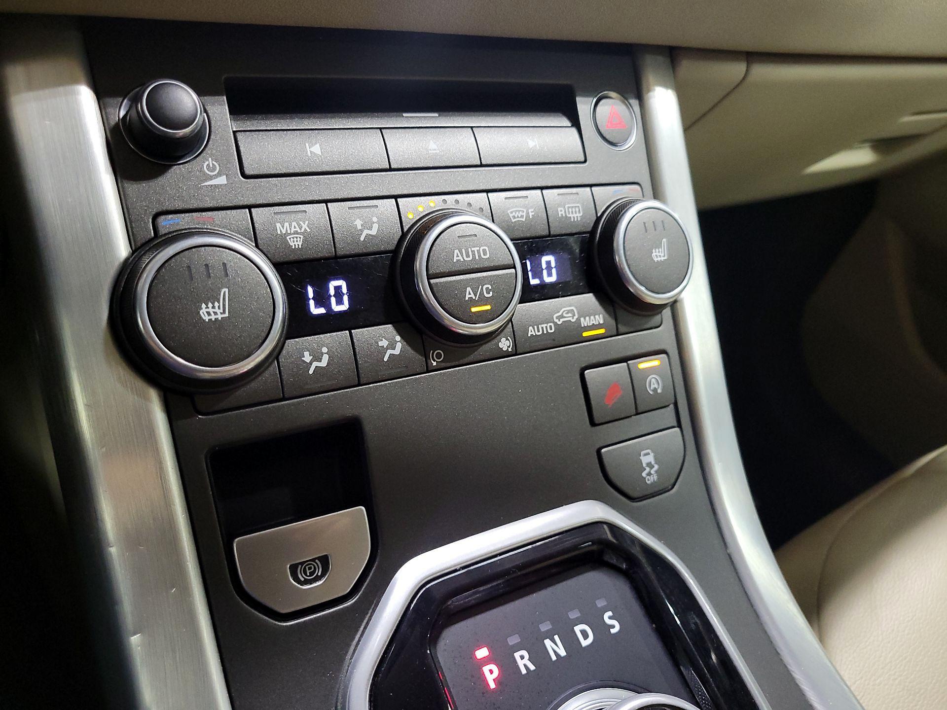Thumbnail: 2016 Land Rover Range Rover Evoque - 16