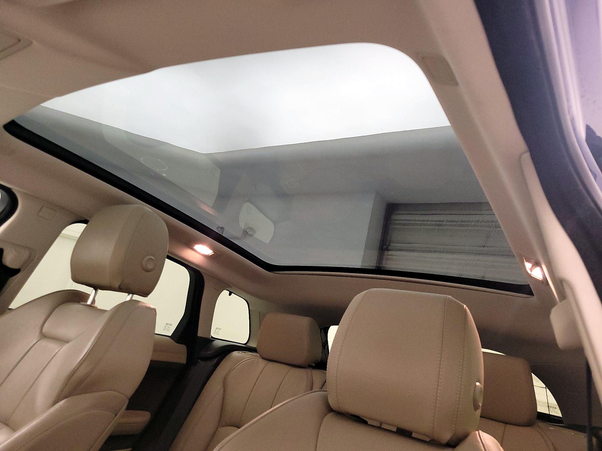 Thumbnail: 2016 Land Rover Range Rover Evoque - 19