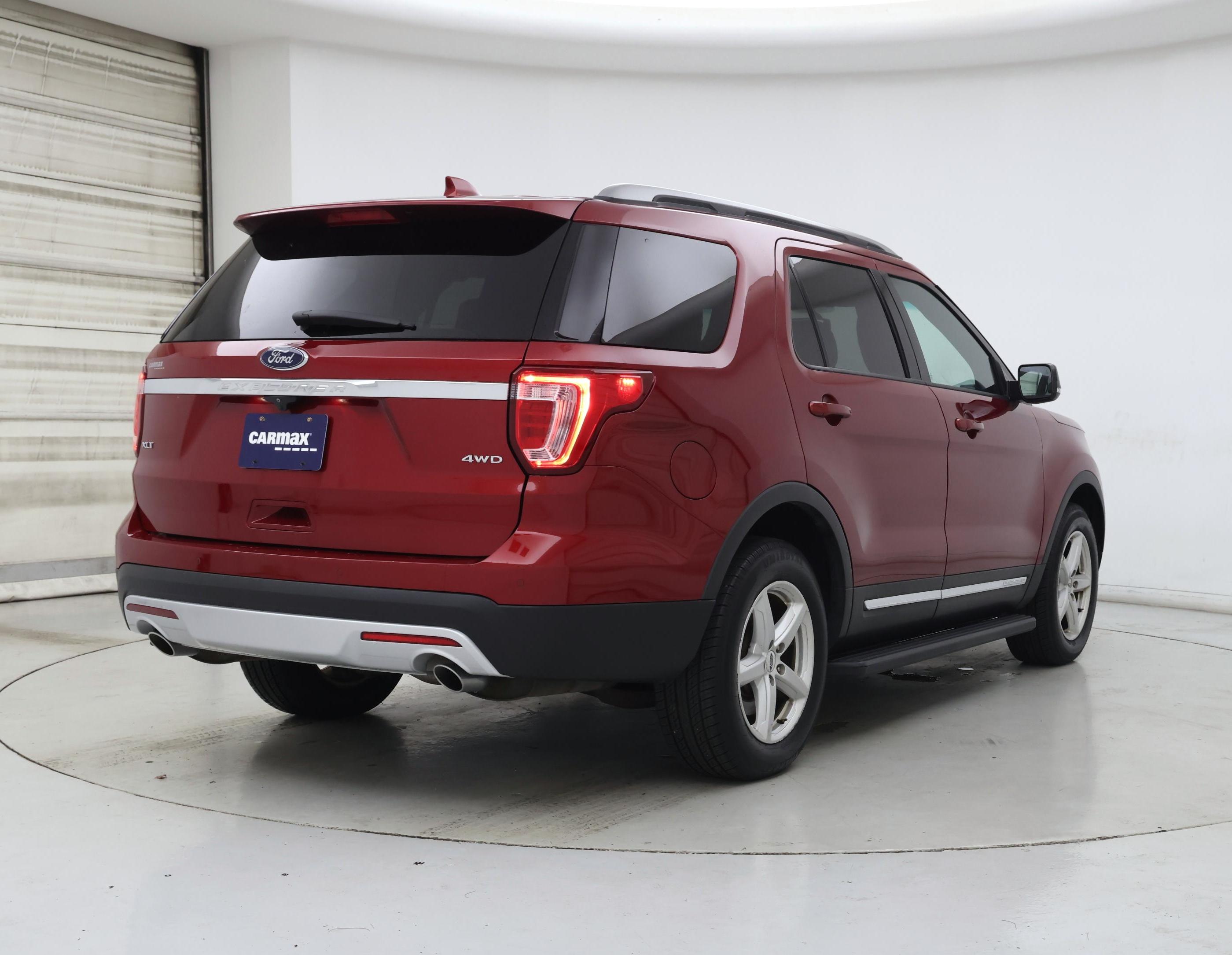 Thumbnail: 2017 Ford Explorer - 8