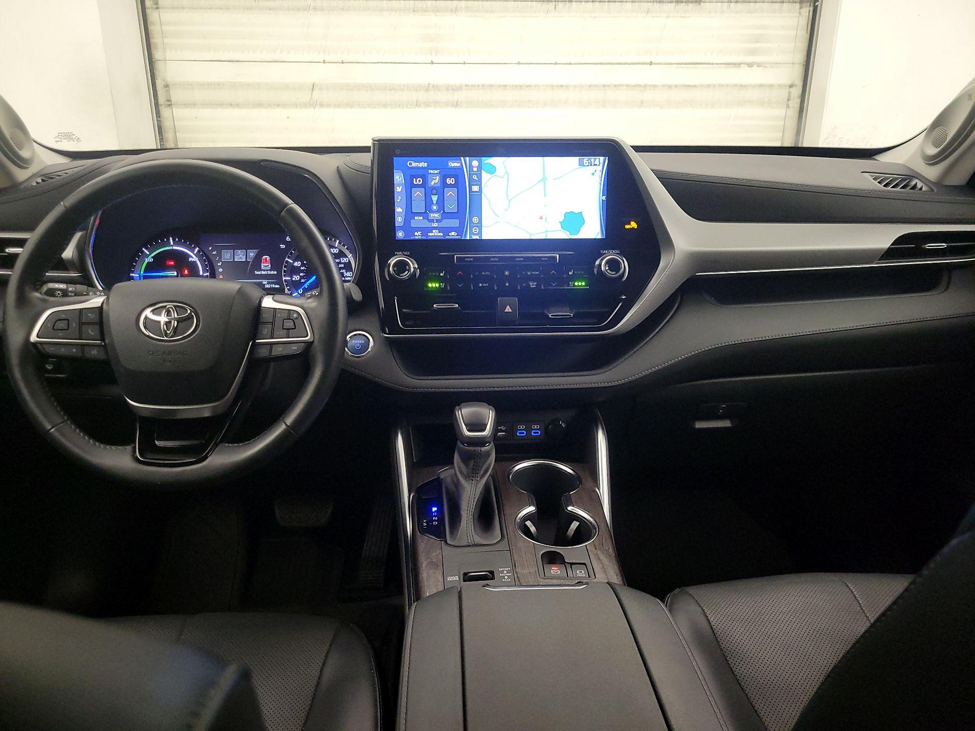 Thumbnail: 2022 Toyota Highlander - 9