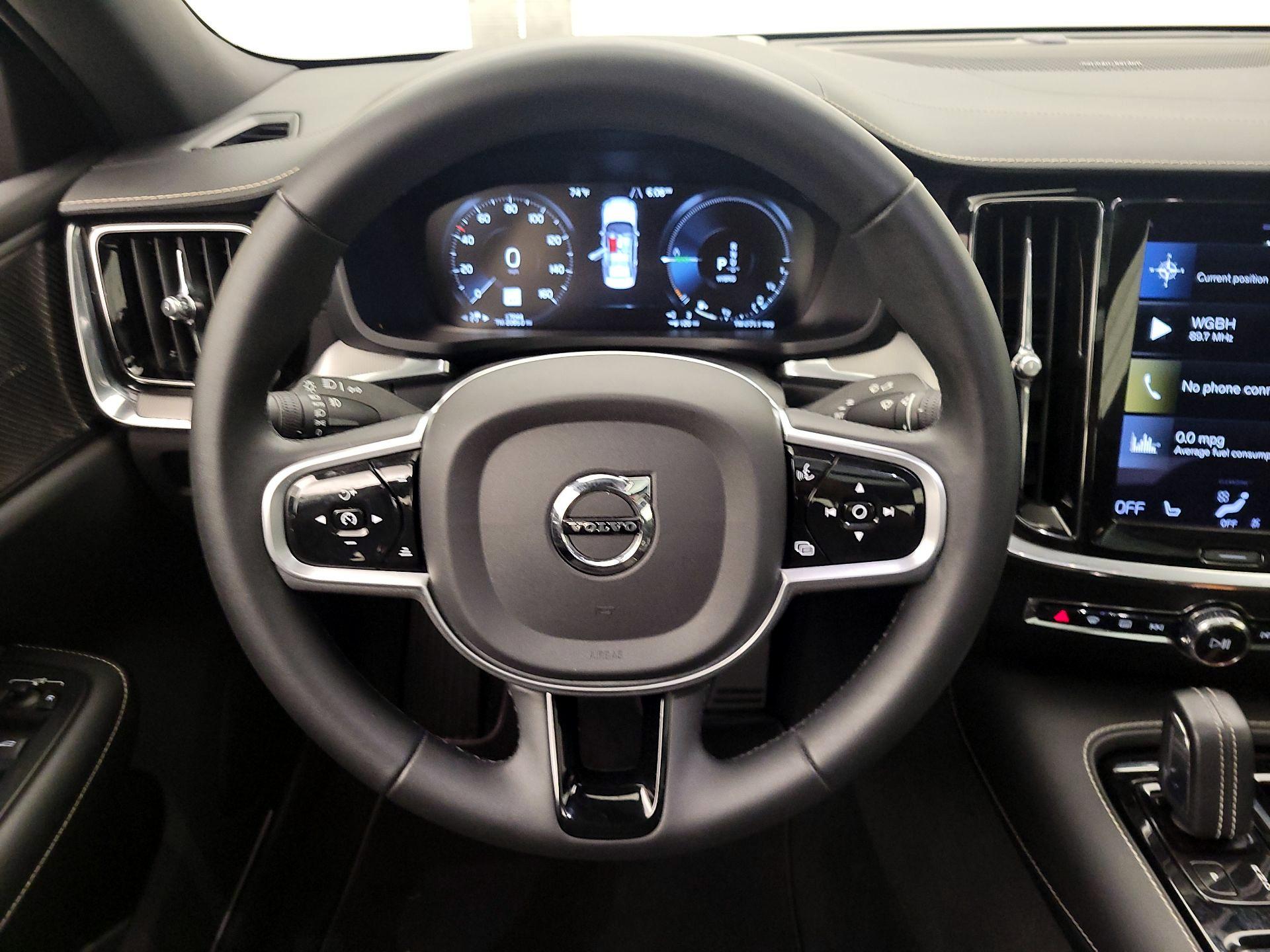 Thumbnail: 2022 Volvo S60 - 10