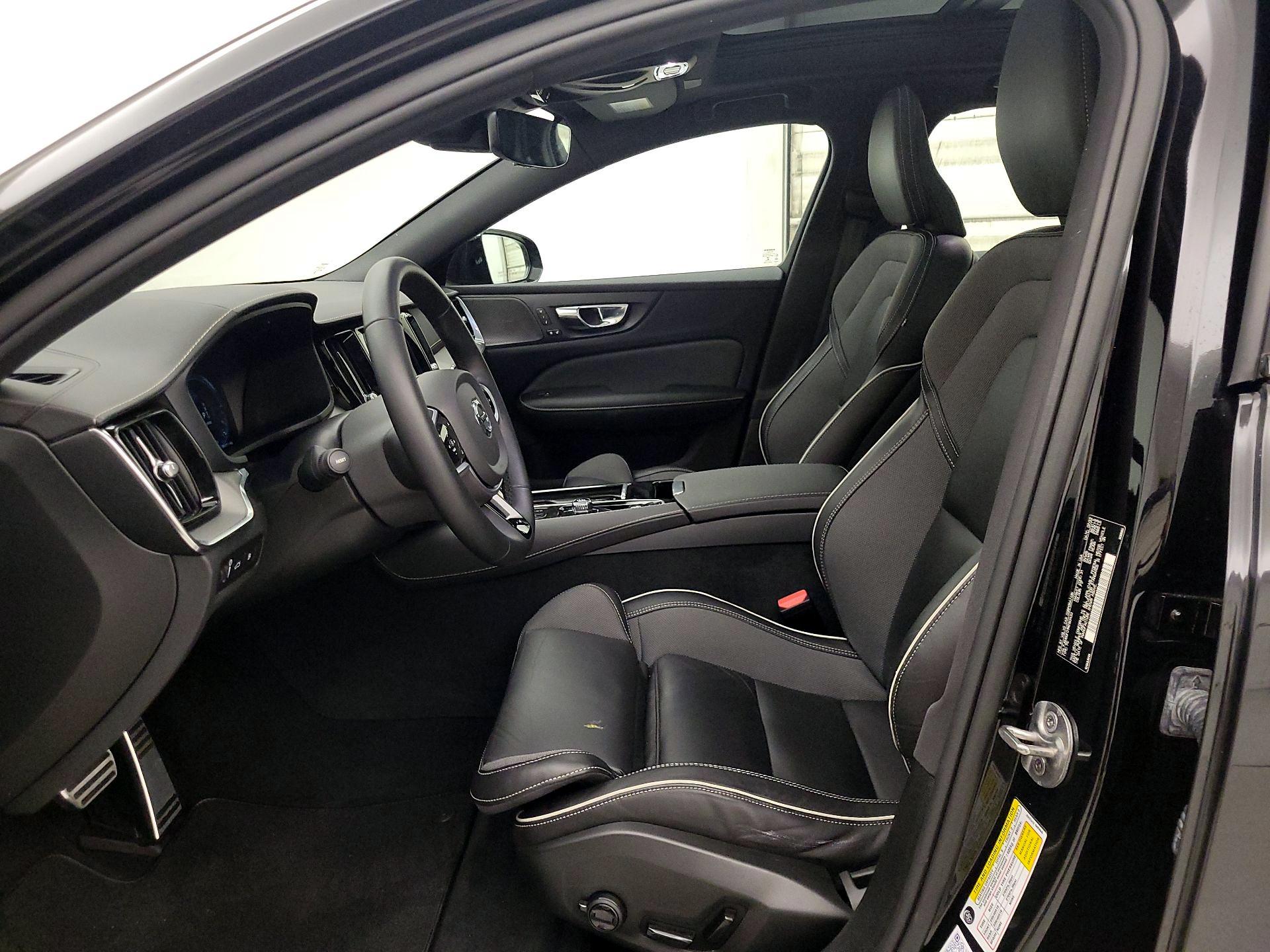 Thumbnail: 2022 Volvo S60 - 11