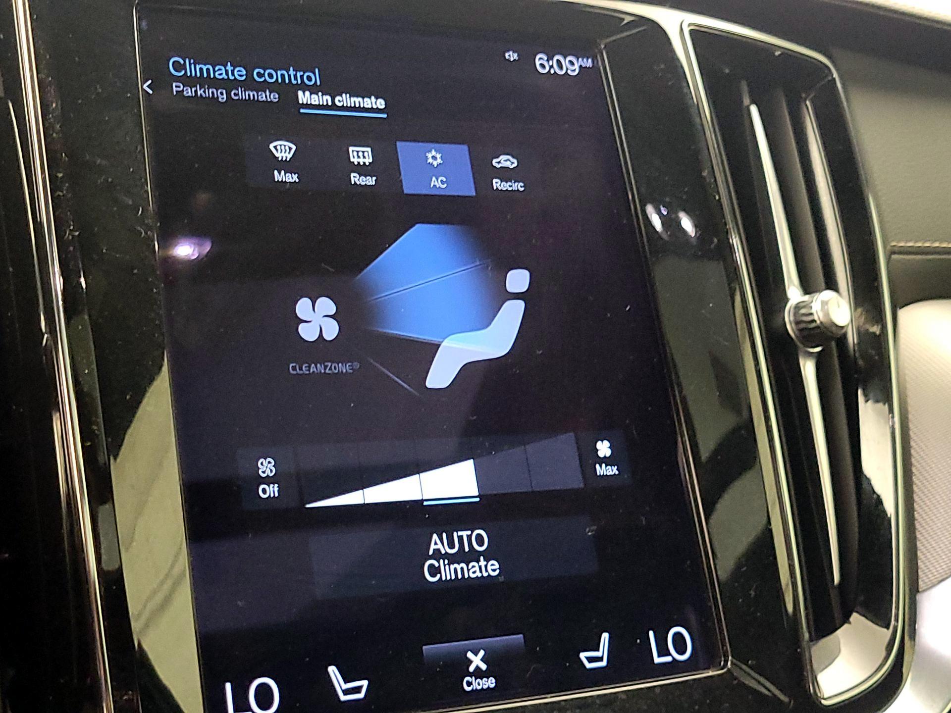 Thumbnail: 2022 Volvo S60 - 16