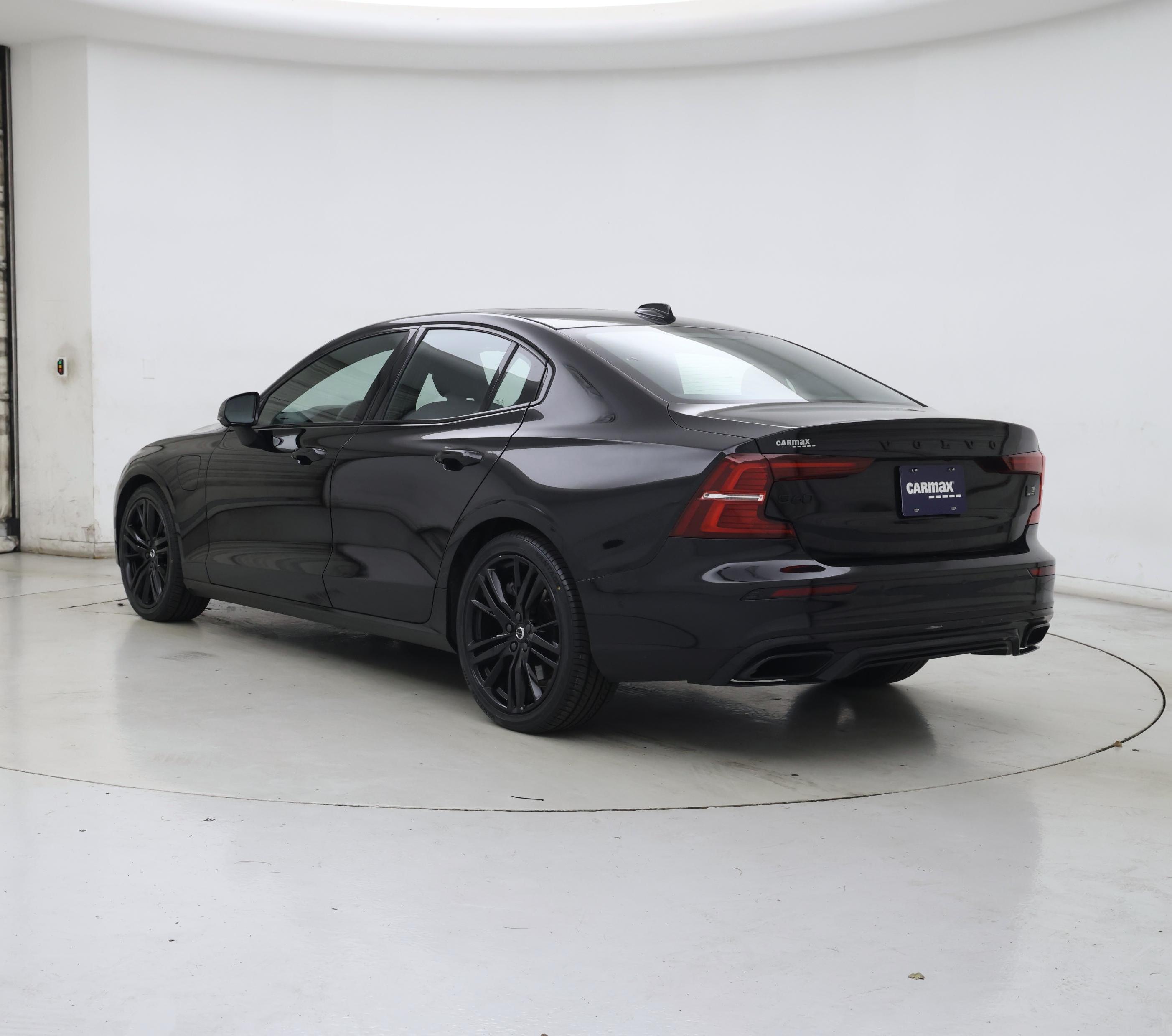 Thumbnail: 2022 Volvo S60 - 2