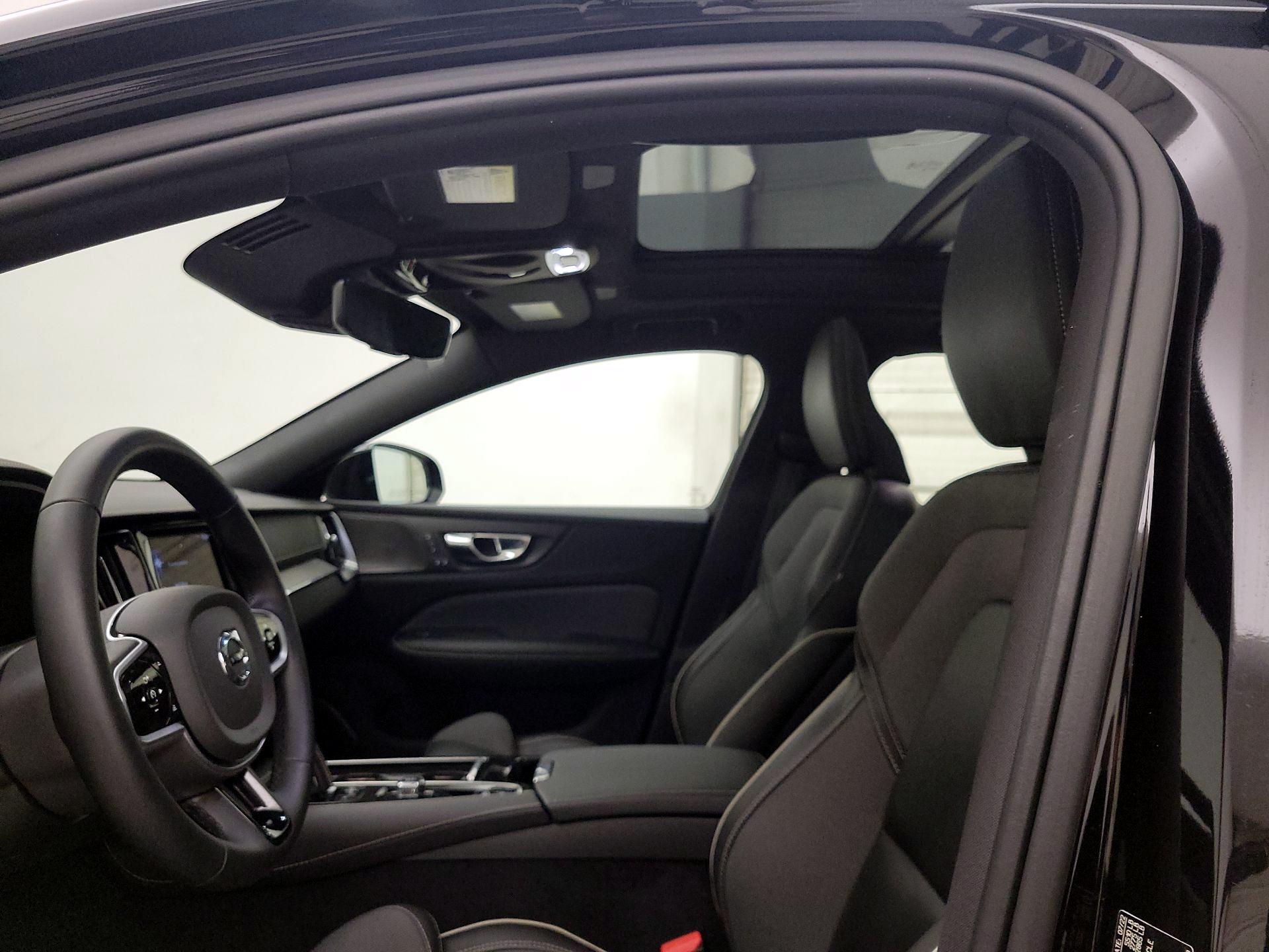 Thumbnail: 2022 Volvo S60 - 19