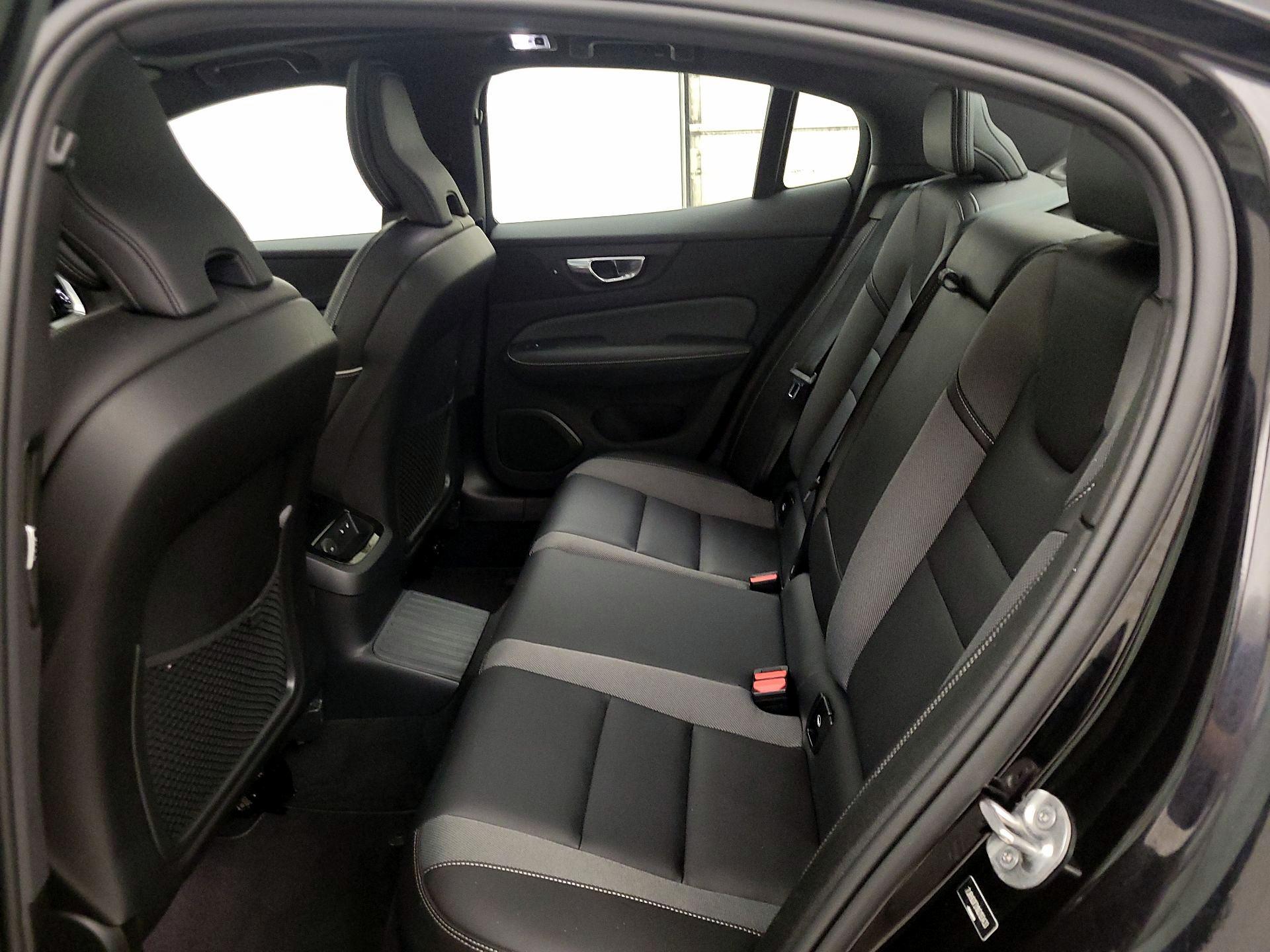 Thumbnail: 2022 Volvo S60 - 20