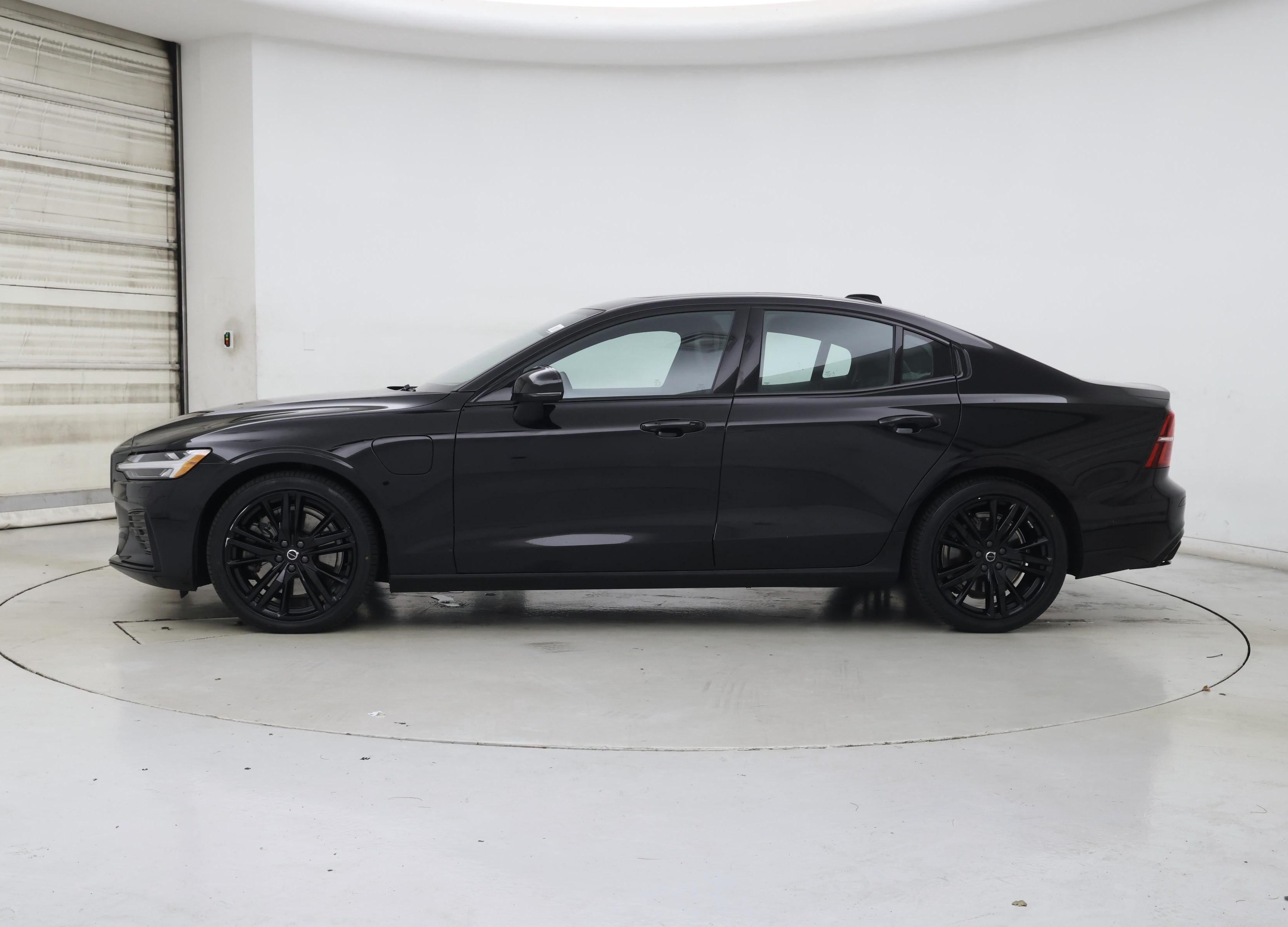 Thumbnail: 2022 Volvo S60 - 3
