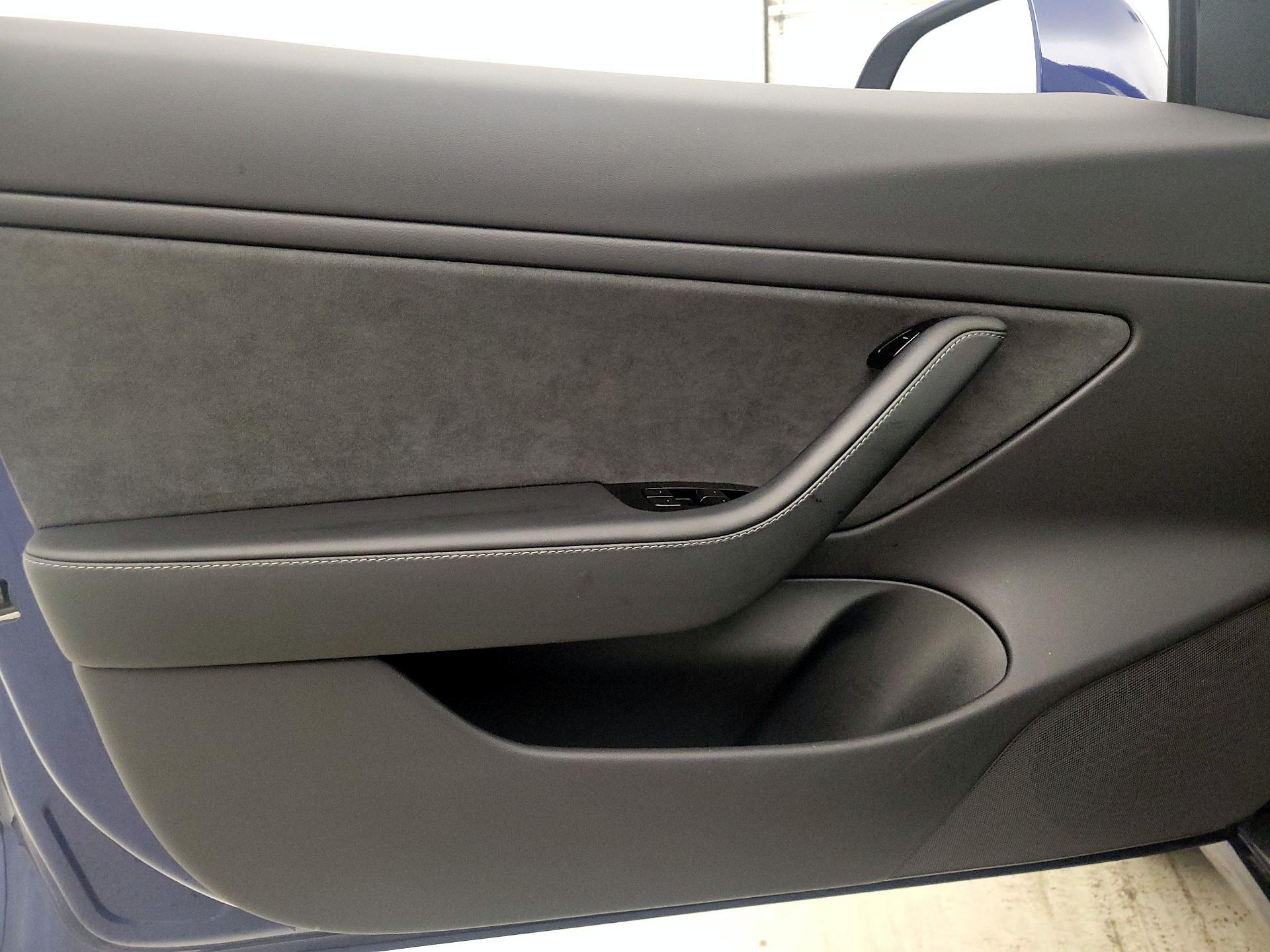 Thumbnail: 2019 Tesla Model 3 - 12