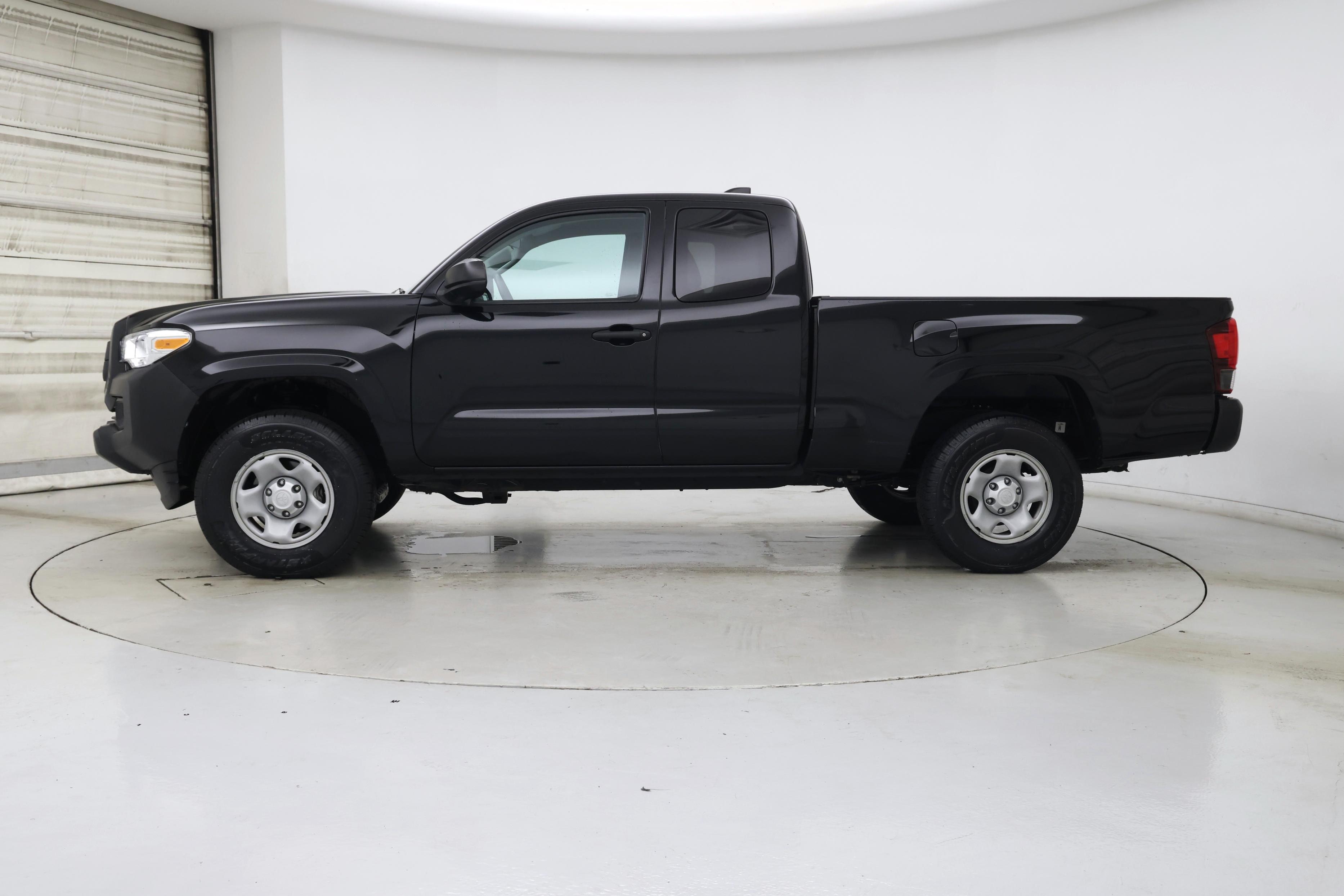 Thumbnail: 2022 Toyota Tacoma - 3