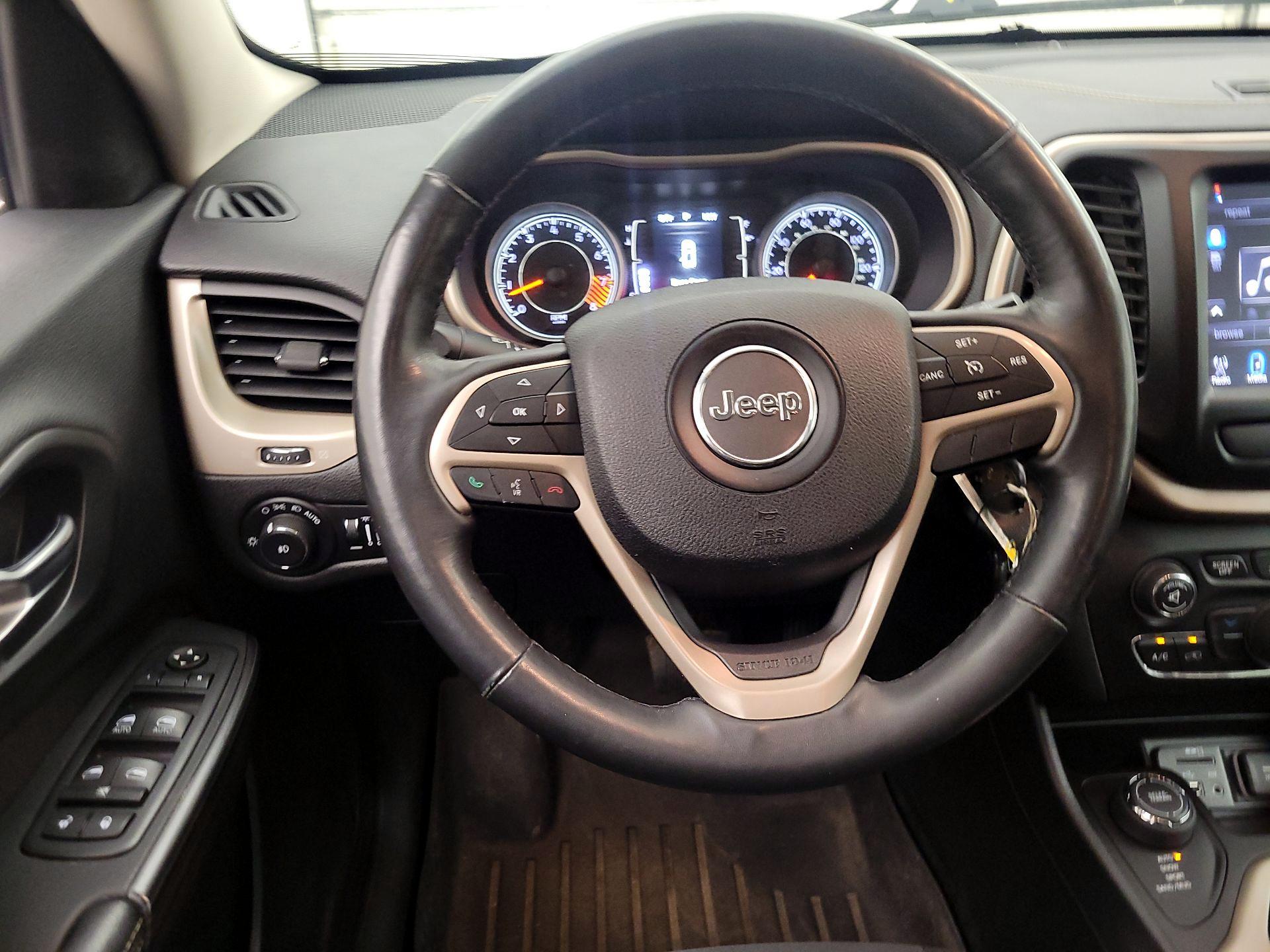 Thumbnail: 2015 Jeep Cherokee - 10