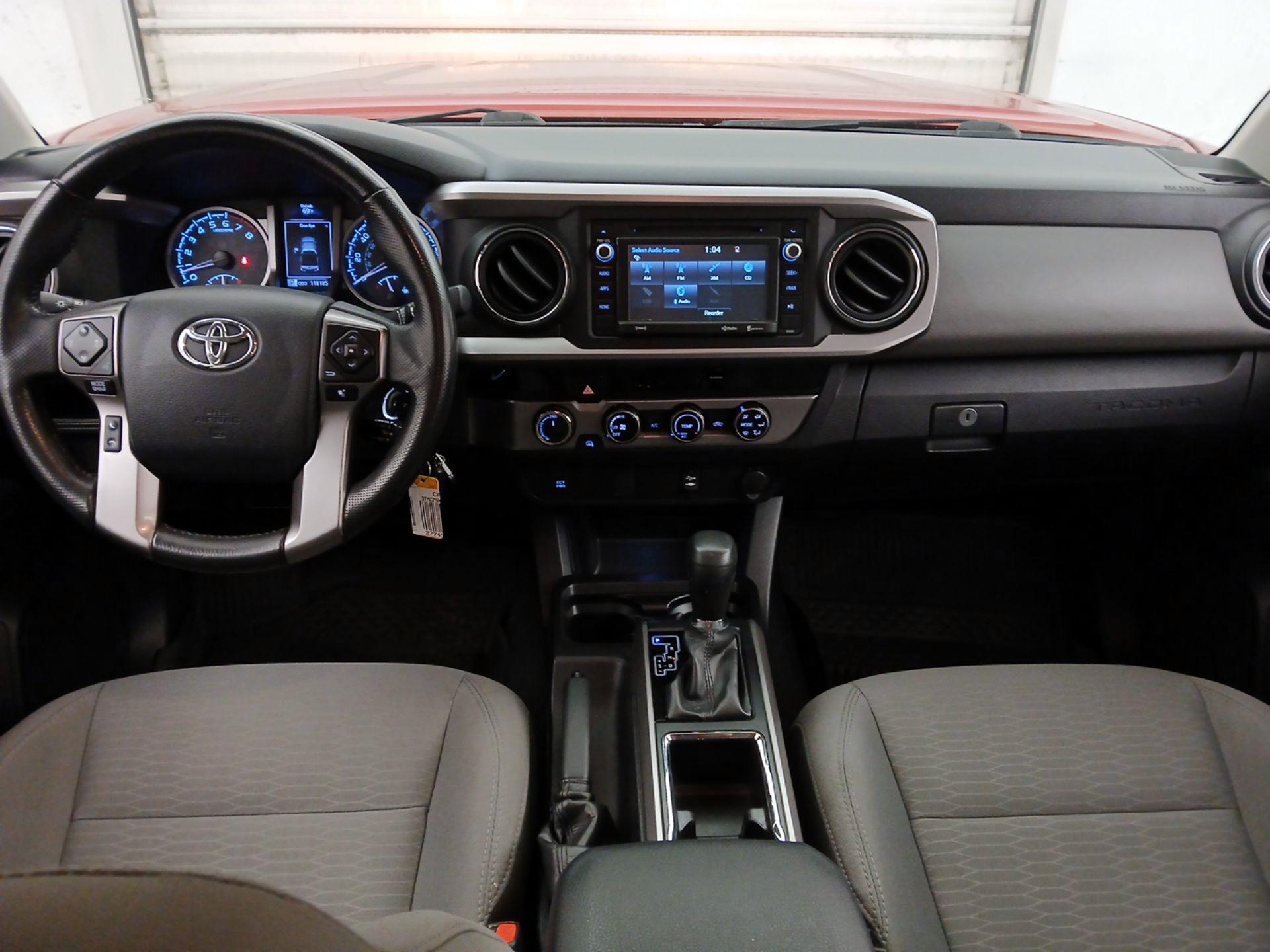 Thumbnail: 2017 Toyota Tacoma - 9