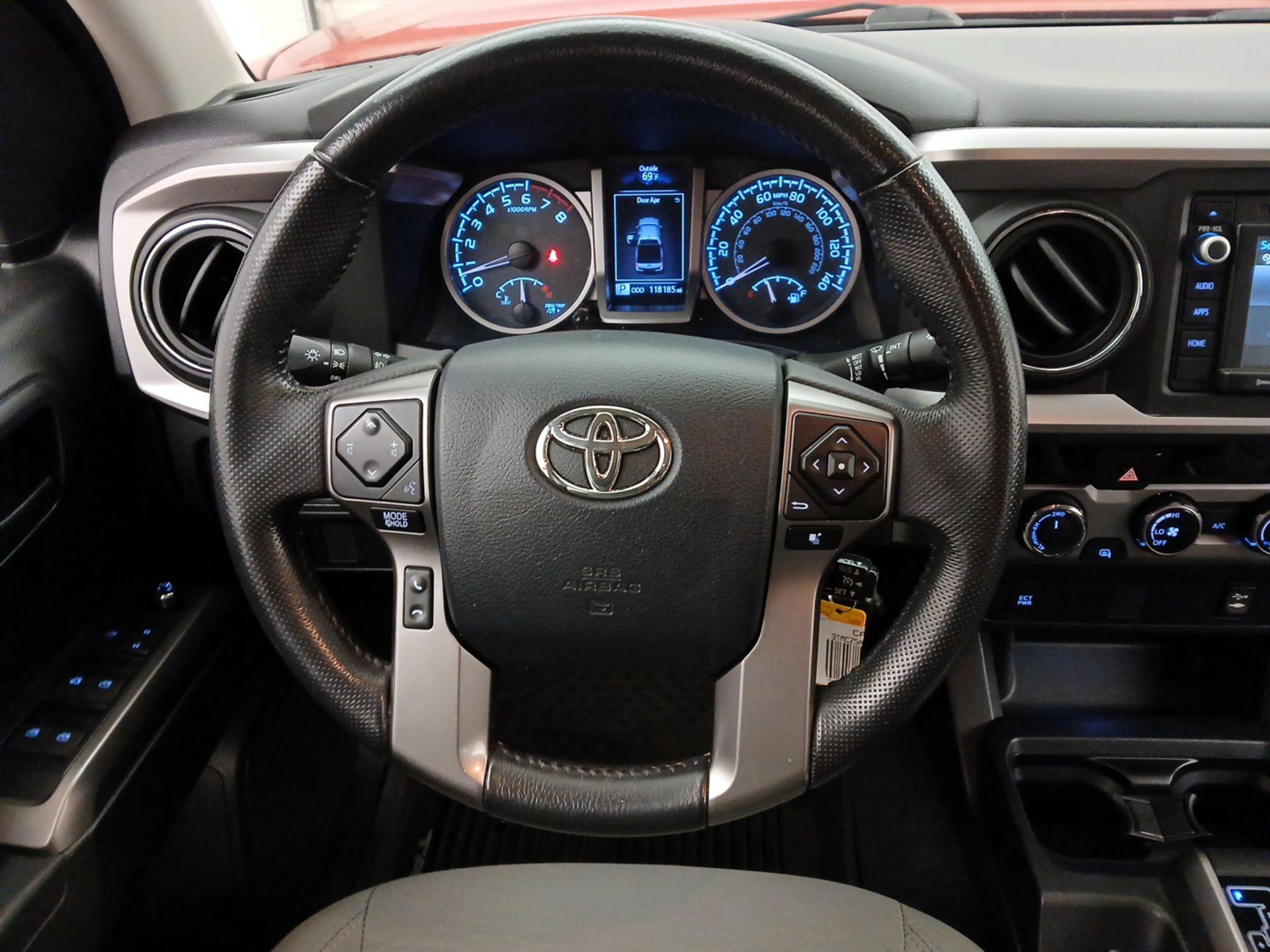 Thumbnail: 2017 Toyota Tacoma - 10