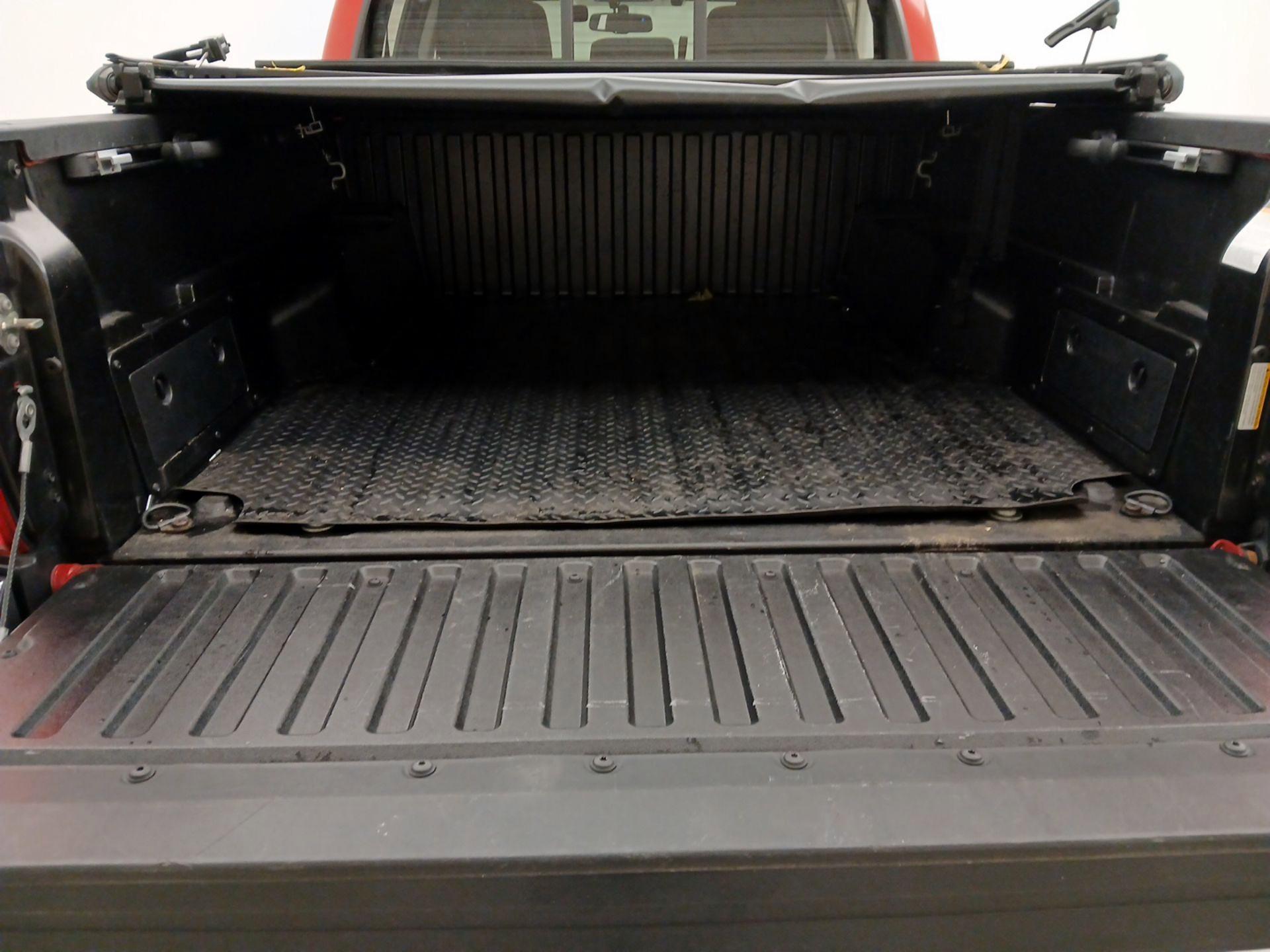 Thumbnail: 2017 Toyota Tacoma - 20