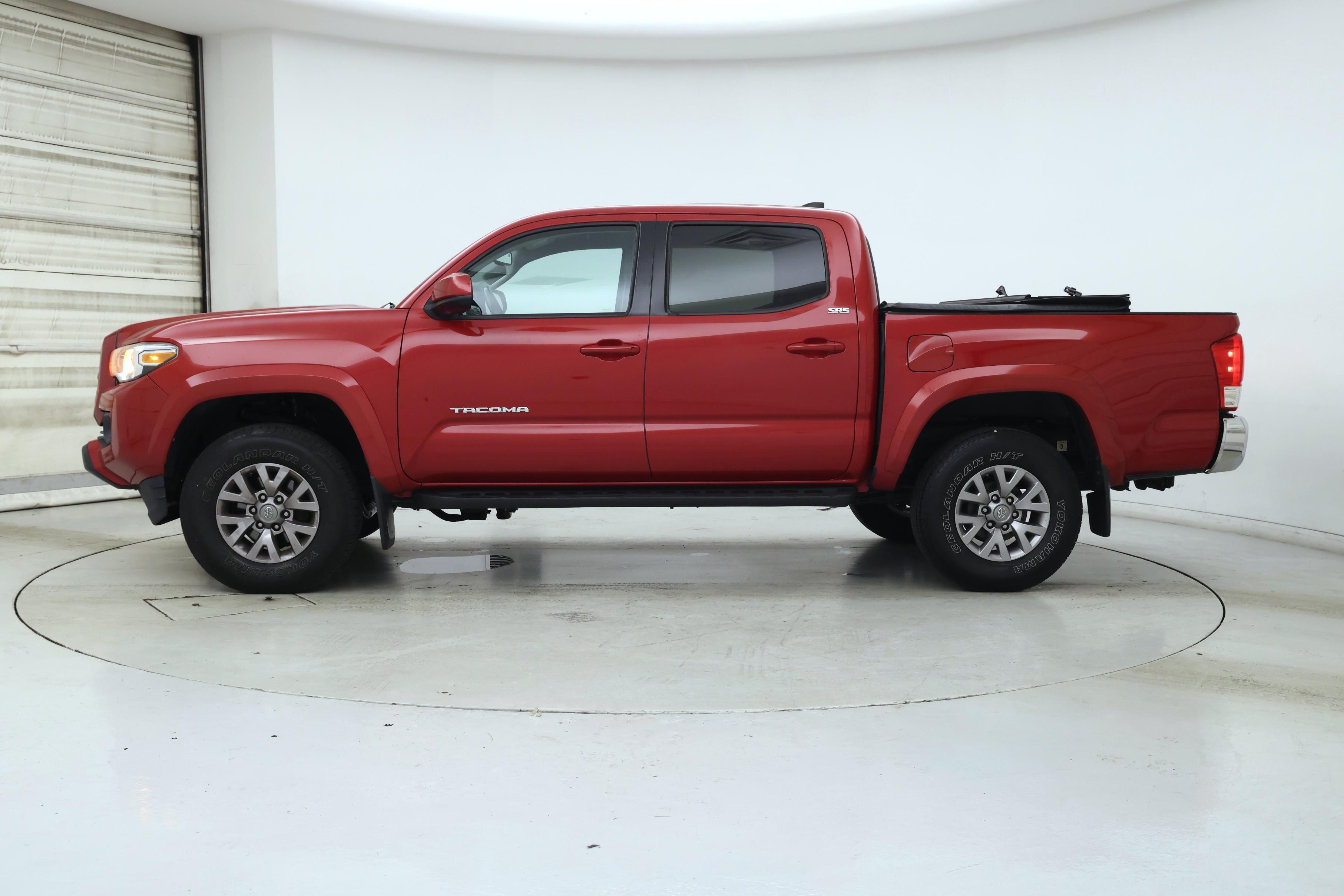 Thumbnail: 2017 Toyota Tacoma - 3