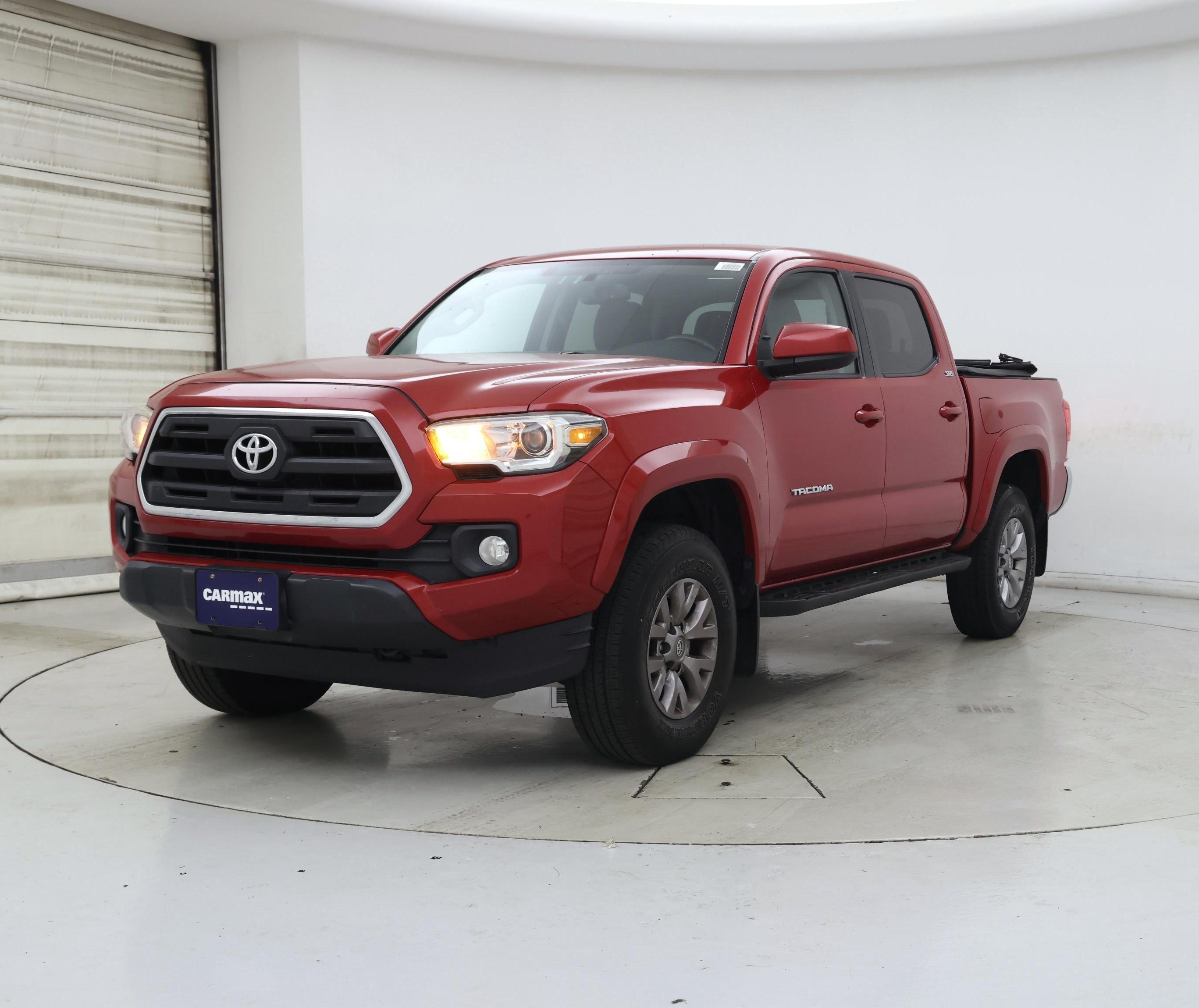 Thumbnail: 2017 Toyota Tacoma - 4
