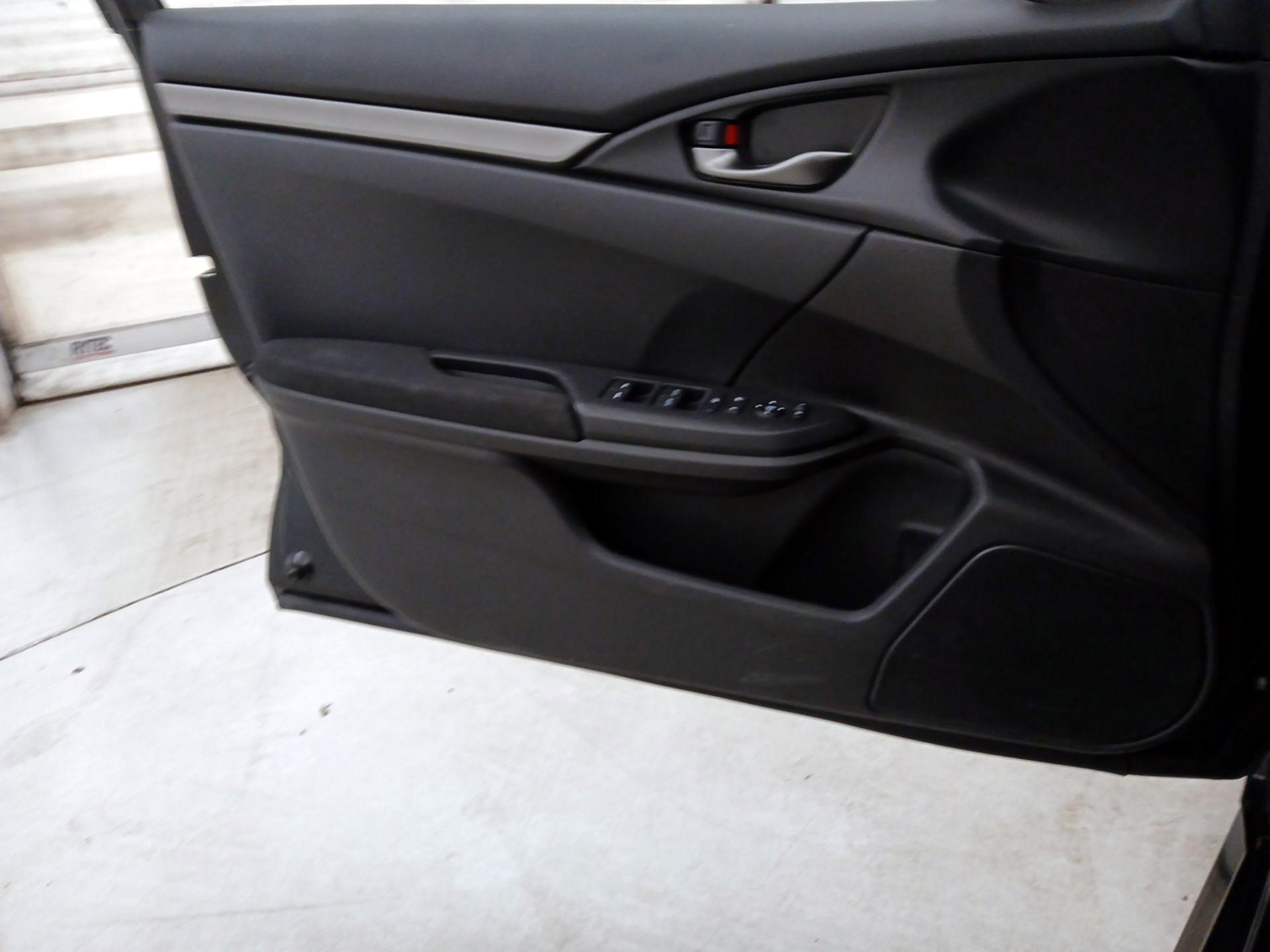 Thumbnail: 2018 Honda Civic - 12