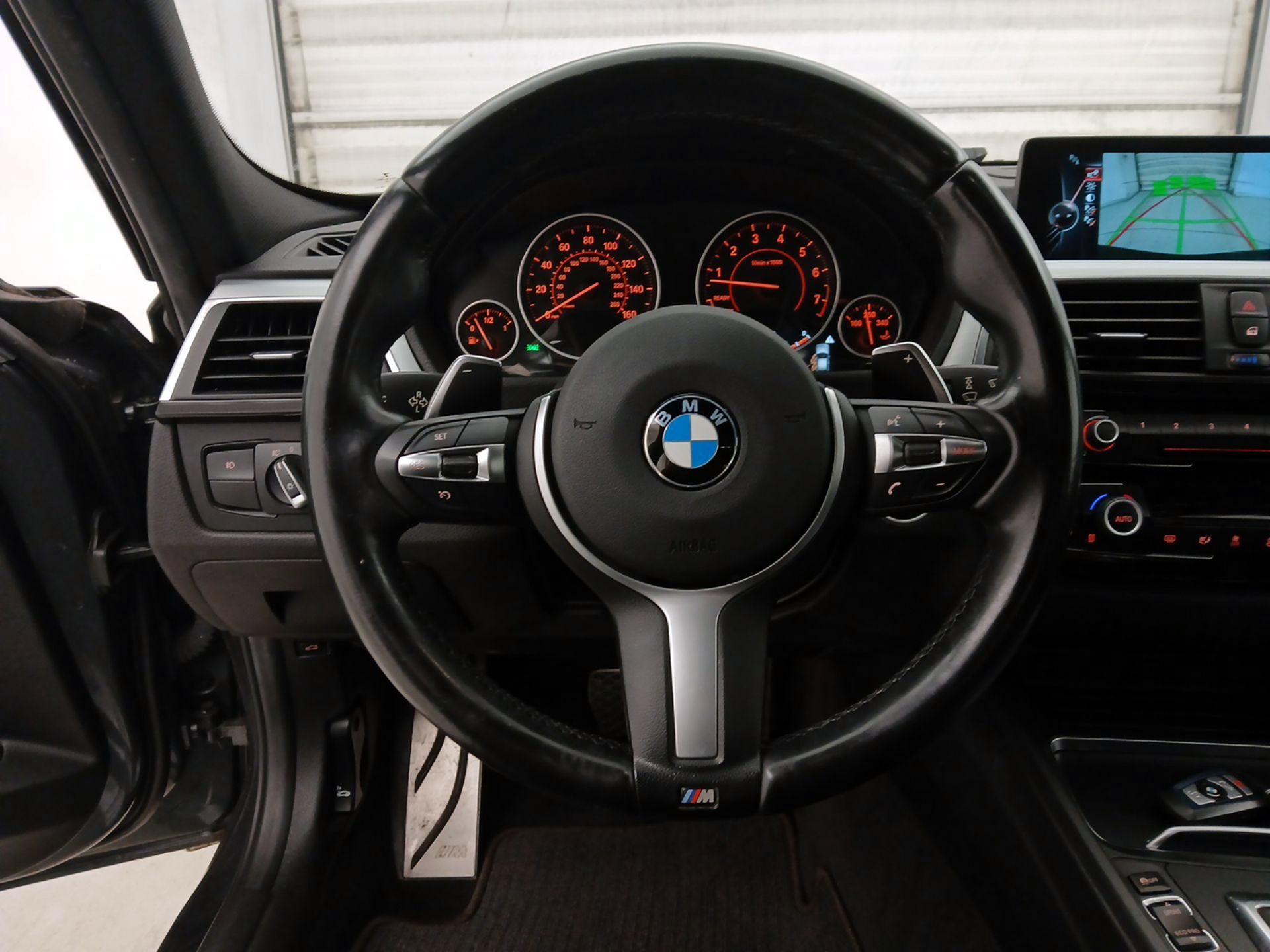 Thumbnail: 2016 BMW 3 Series - 10