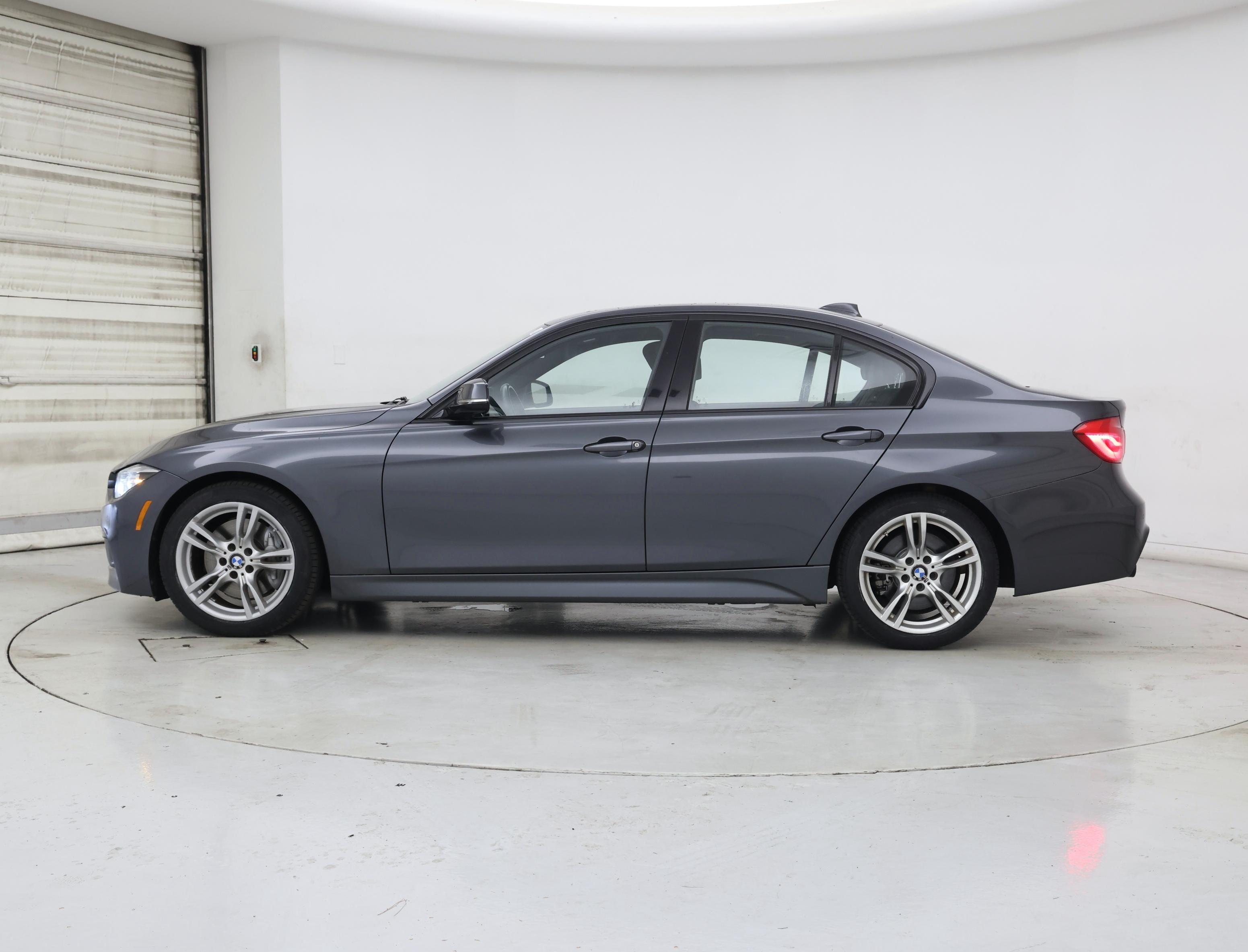 Thumbnail: 2016 BMW 3 Series - 3