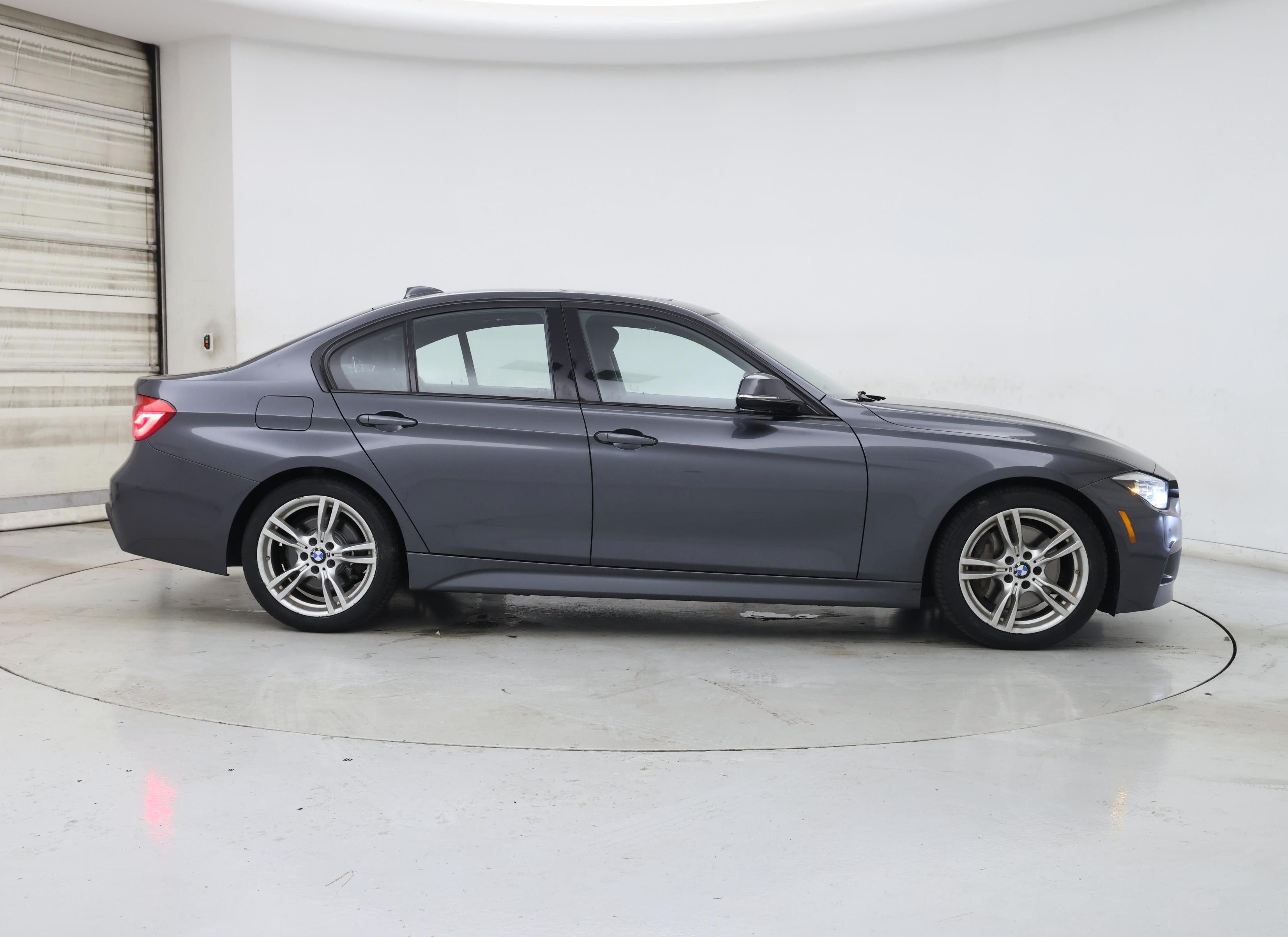 Thumbnail: 2016 BMW 3 Series - 7