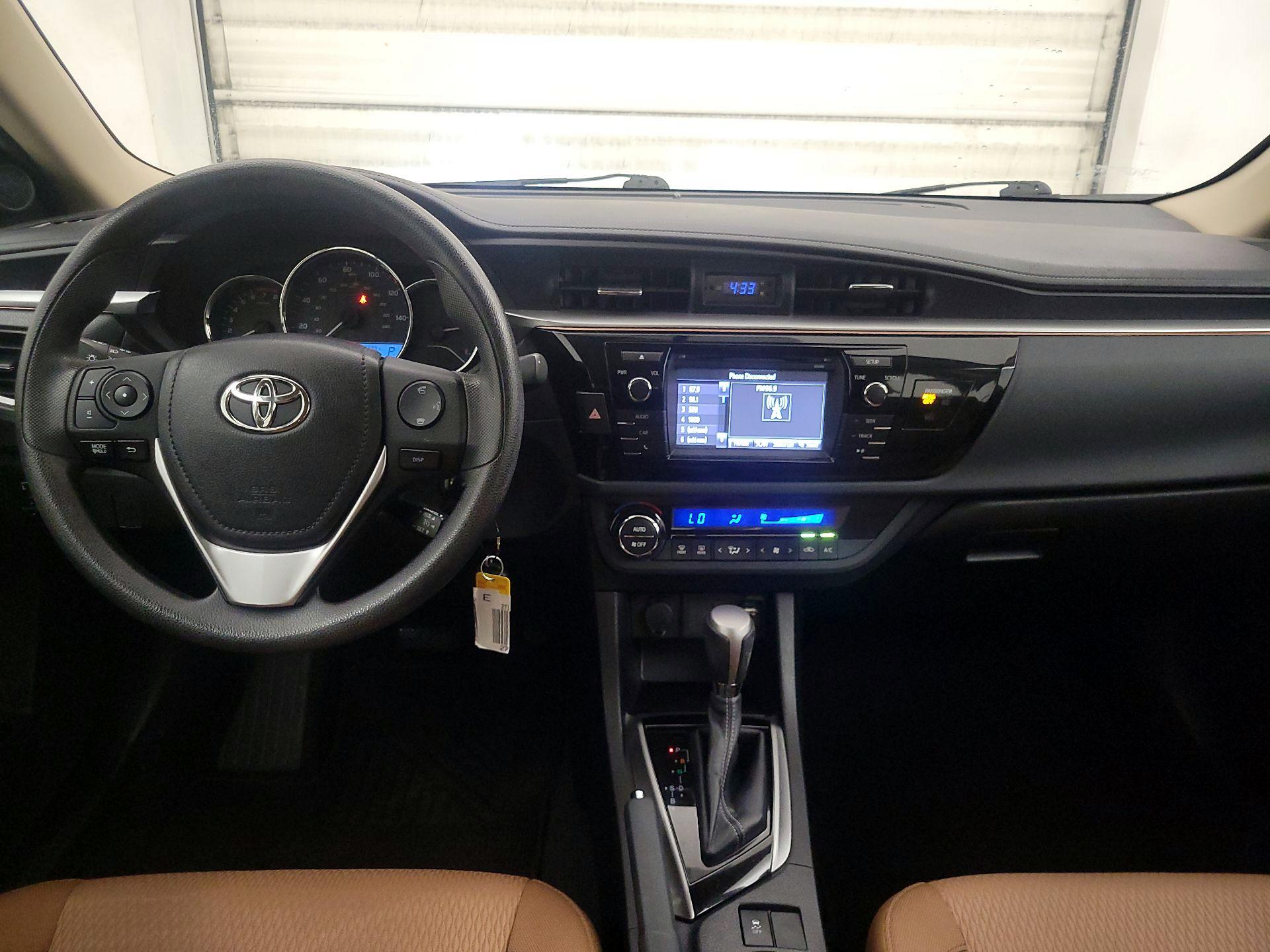 Thumbnail: 2015 Toyota Corolla - 9