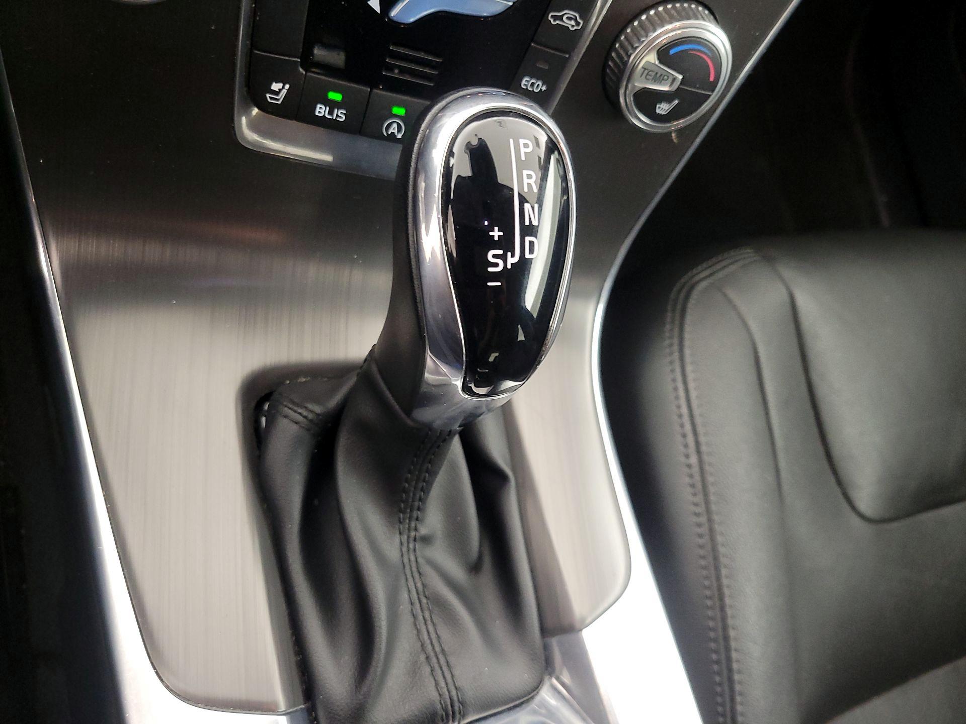 Thumbnail: 2016 Volvo S60 - 18