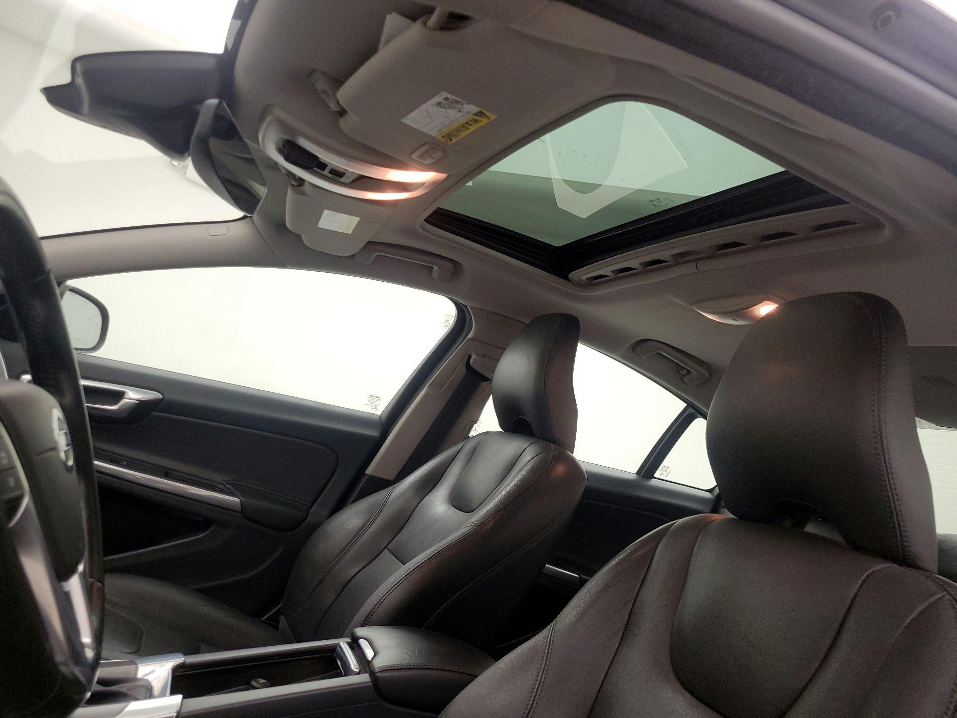 Thumbnail: 2016 Volvo S60 - 20