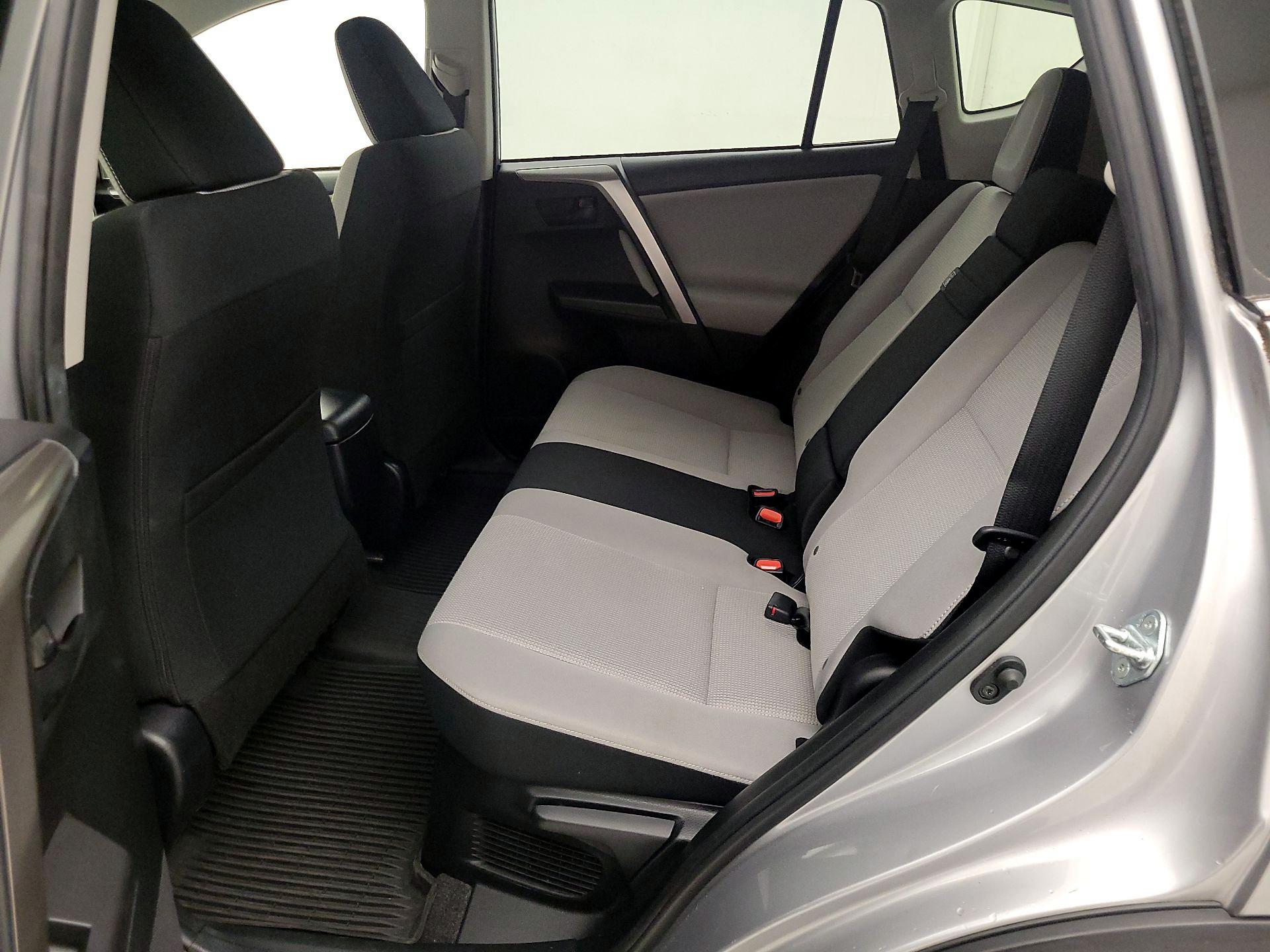 Thumbnail: 2018 Toyota RAV4 - 19