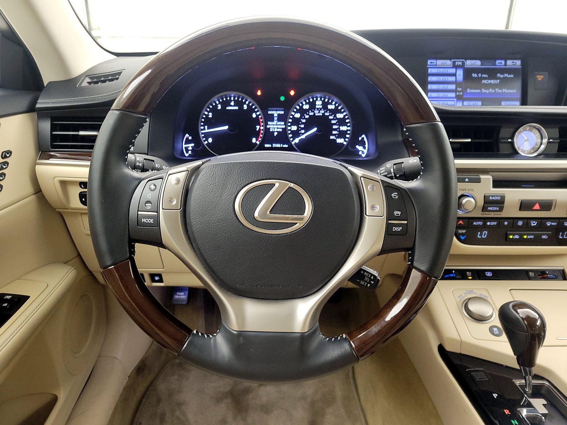 Thumbnail: 2014 Lexus ES - 10