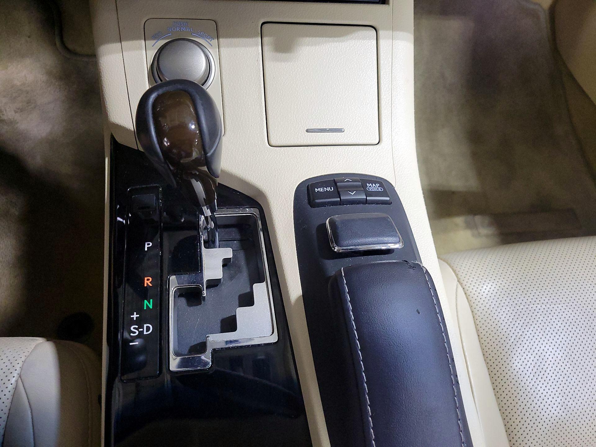 Thumbnail: 2014 Lexus ES - 18